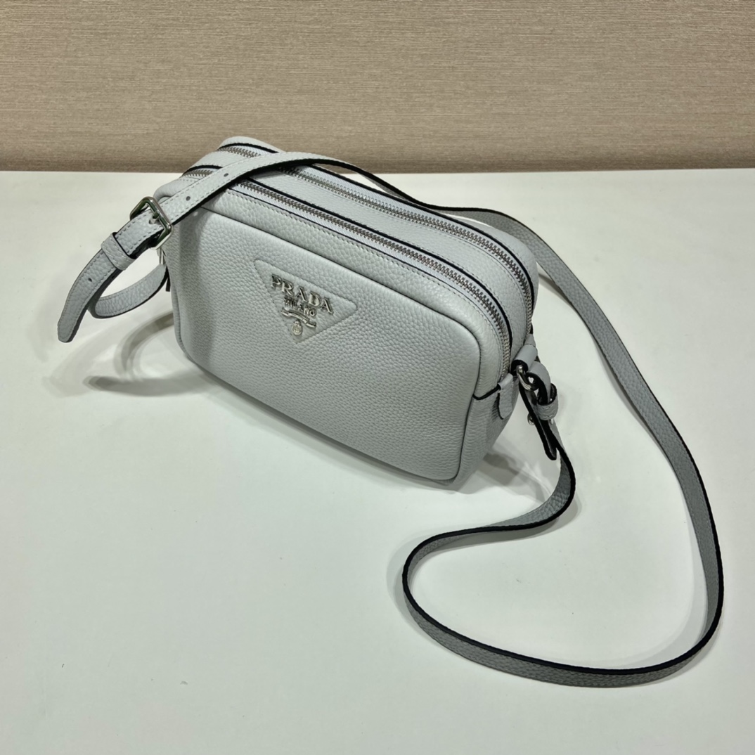 （双肩带-银logo） 普拉达 PRADA  相机 斜跨 女包 灰白 皮质 1BH082_2DKV_F010I_V_3OM