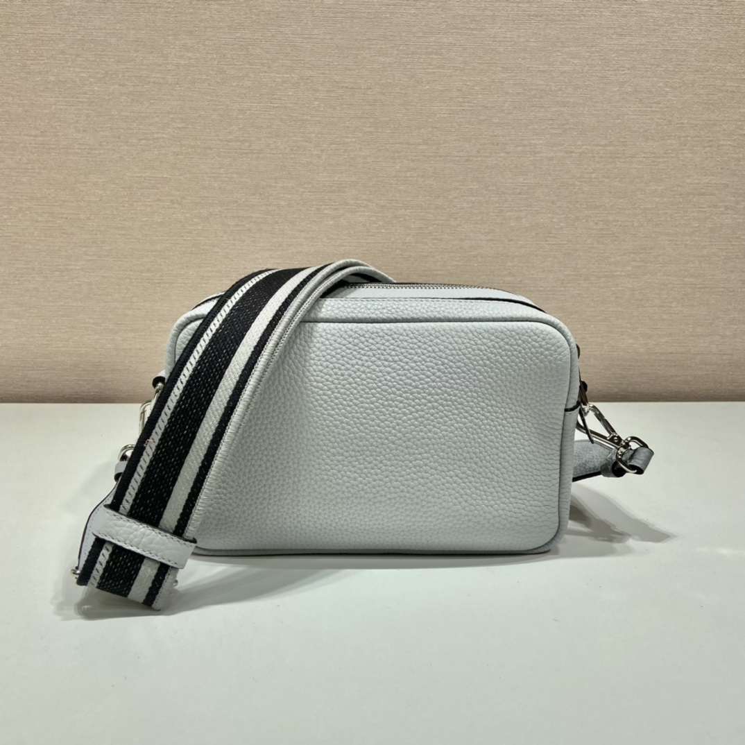 （双肩带-银logo） 普拉达 PRADA  相机 斜跨 女包 灰白 皮质 1BH082_2DKV_F010I_V_3OM