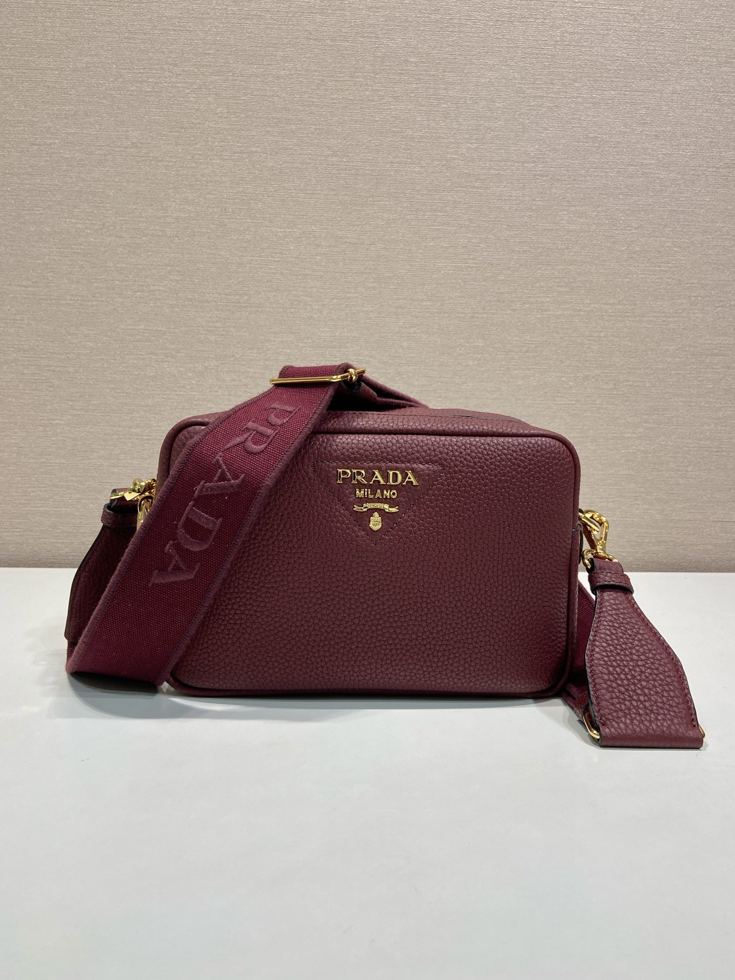 （双肩带-金logo） 普拉达 PRADA  相机 斜跨 女包 红色 皮质 1BH082_2DKV_F04Q5