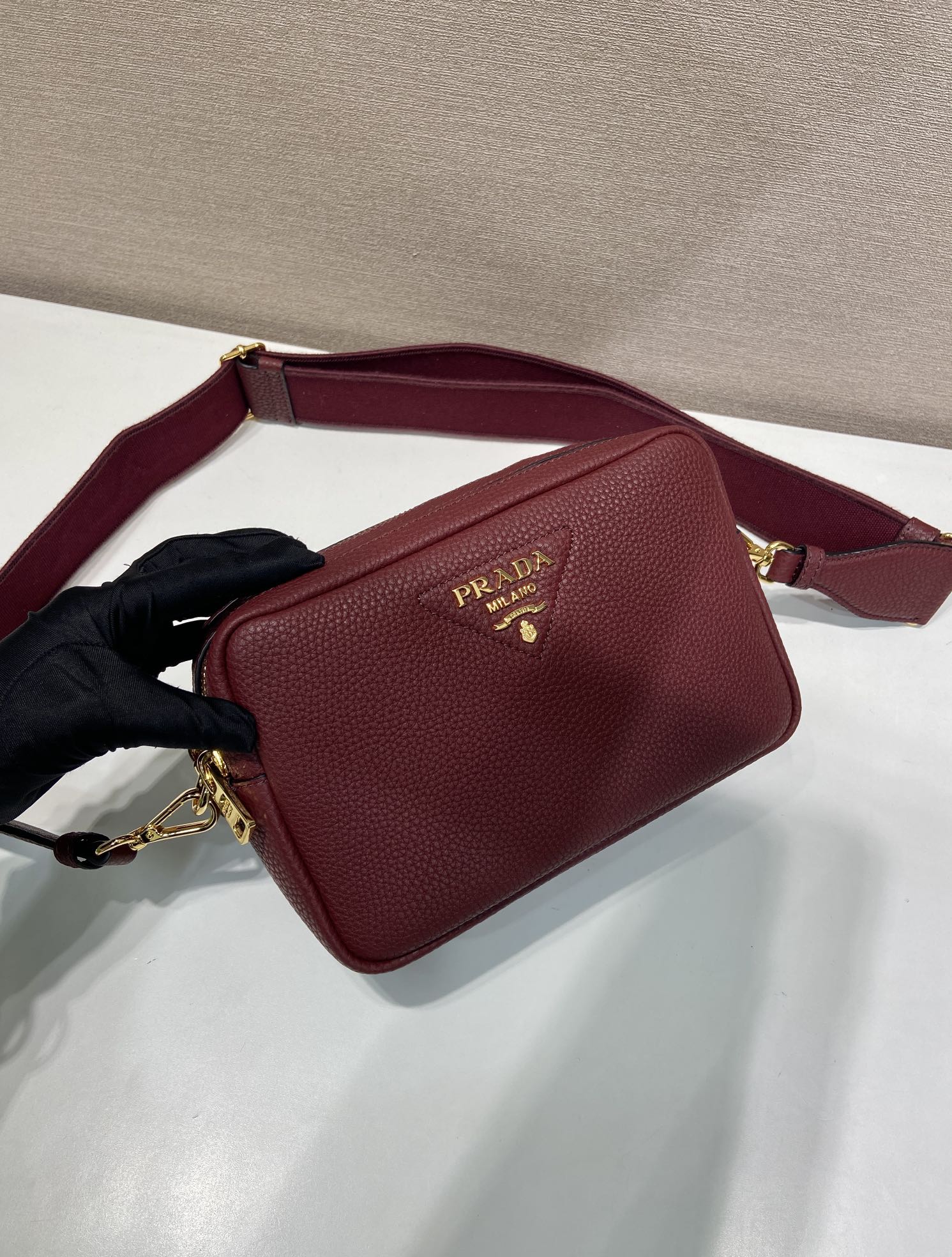 （双肩带-金logo） 普拉达 PRADA  相机 斜跨 女包 红色 皮质 1BH082_2DKV_F04Q5