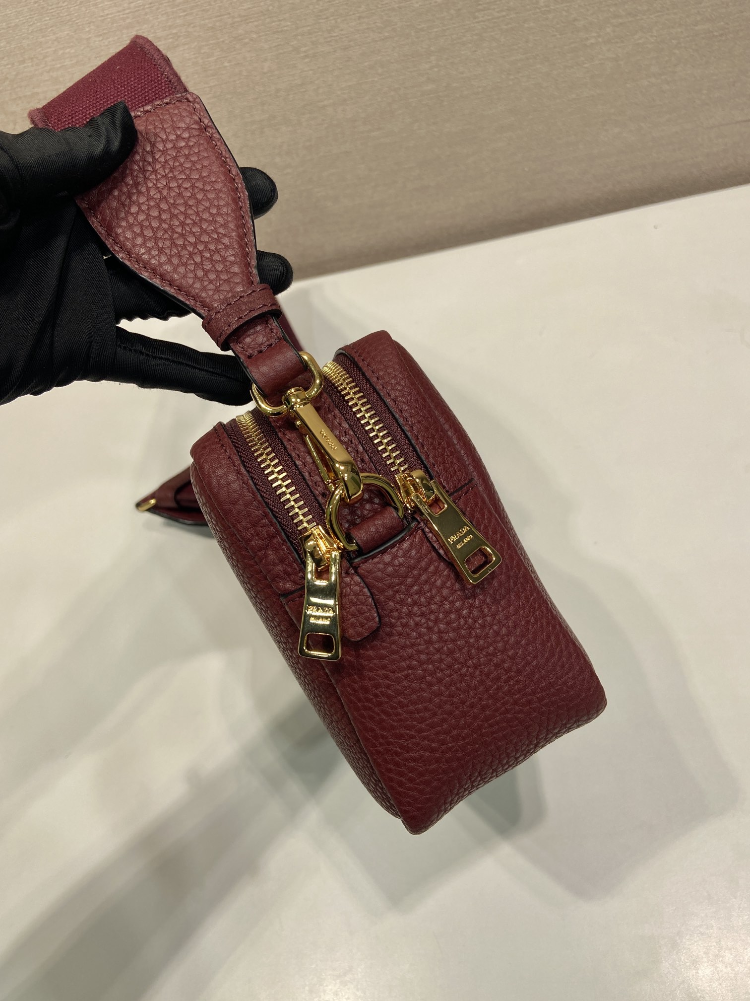 （双肩带-金logo） 普拉达 PRADA  相机 斜跨 女包 红色 皮质 1BH082_2DKV_F04Q5