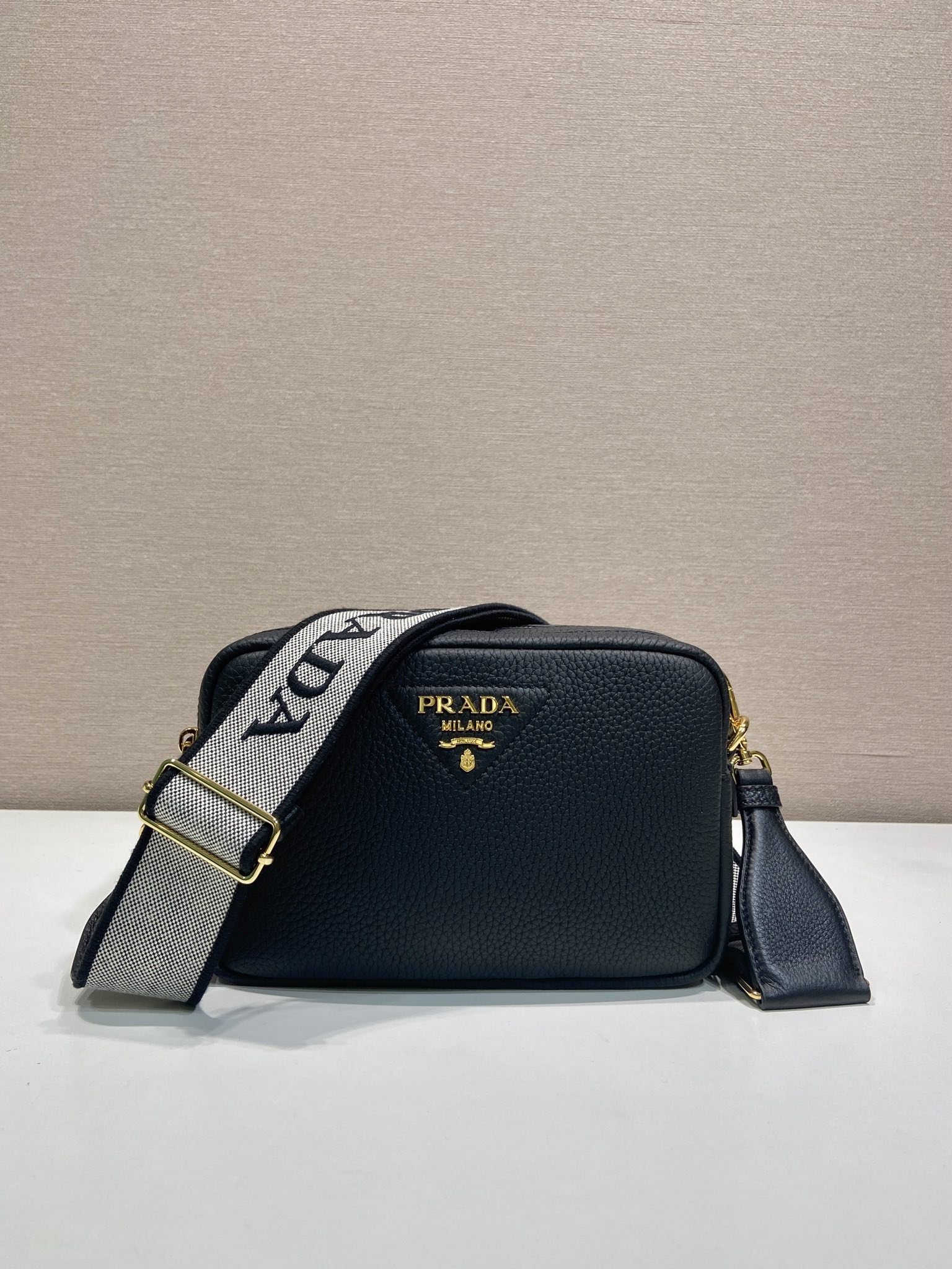（双肩带-金logo） 普拉达 PRADA  相机 斜跨 女包 红色 皮质 1BH082-2BBE-F0EOO
