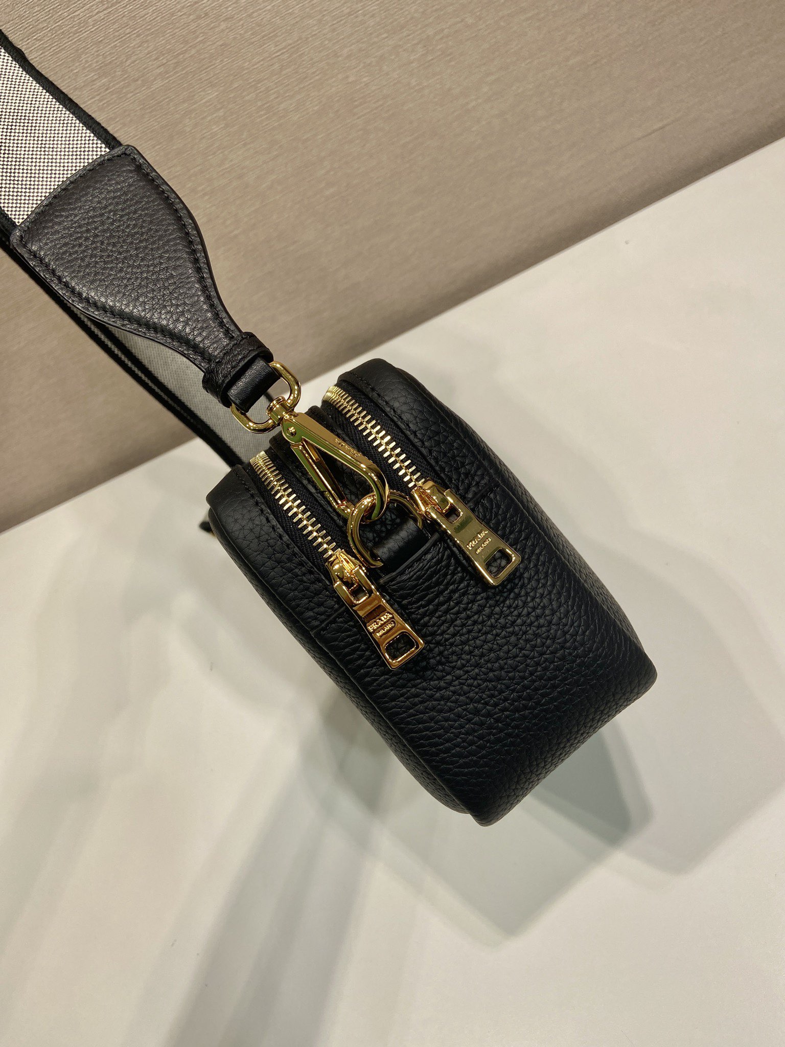 （双肩带-金logo） 普拉达 PRADA  相机 斜跨 女包 红色 皮质 1BH082-2BBE-F0EOO