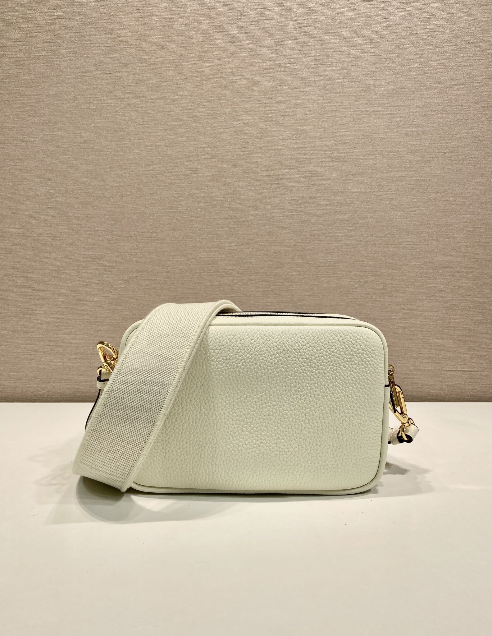  （双肩带-金logo） 普拉达 PRADA  相机 斜跨 女包 白色 皮质 1BH082_2DKV_F02EU_V_7NM