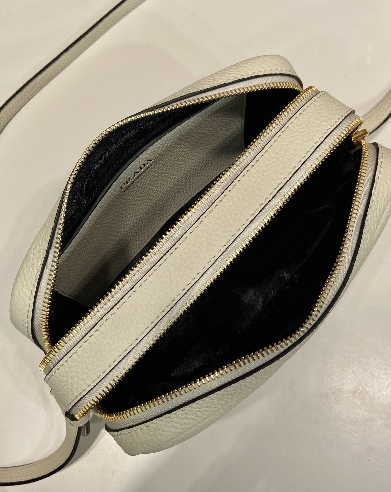  （双肩带-金logo） 普拉达 PRADA  相机 斜跨 女包 白色 皮质 1BH082_2DKV_F02EU_V_7NM