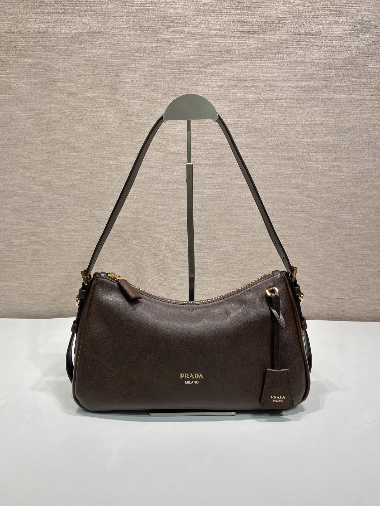 普拉达 PRADA  Aimee  单肩 可可棕色 烫金logo  皮质 H0-1BC229_2ZRN_F0324