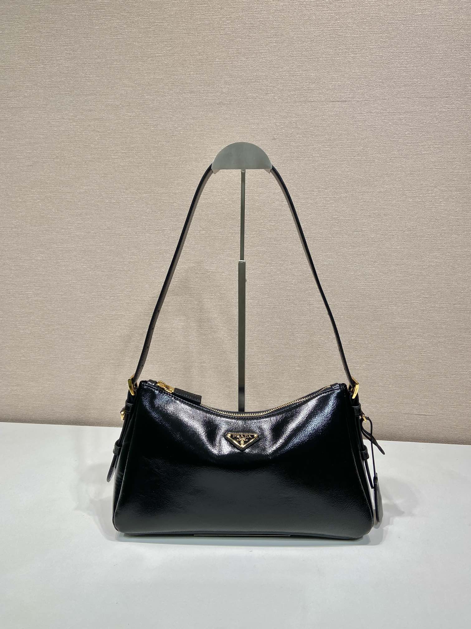 普拉达 PRADA  Aimee  单肩  黑色油蜡皮  皮质 H0-1BC229_2DNT_F0002_V_LVM