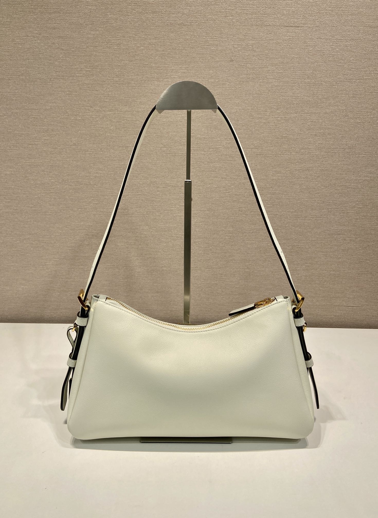 普拉达 PRADA  Aimee  单肩  白色  皮质 H0-1BC229_2CYS_F0PG7