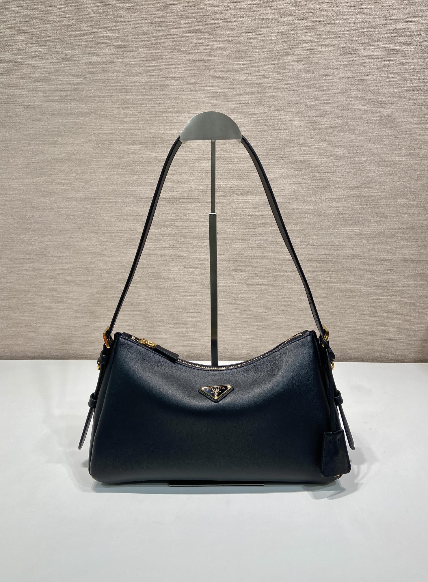 普拉达 PRADA  Aimee  单肩  黑色  皮质 H0-1BC229_2CYS_F0002