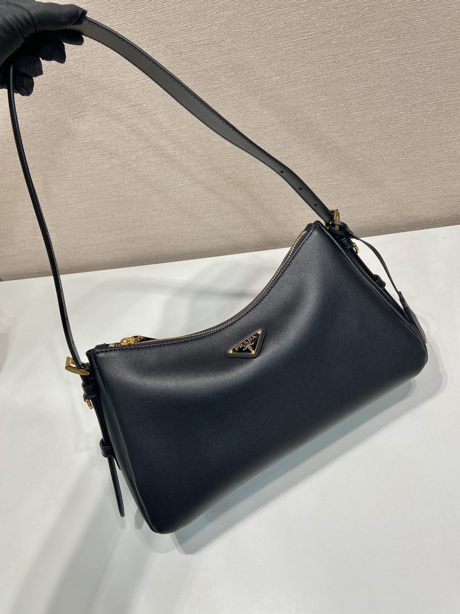 普拉达 PRADA  Aimee  单肩  黑色  皮质 H0-1BC229_2CYS_F0002