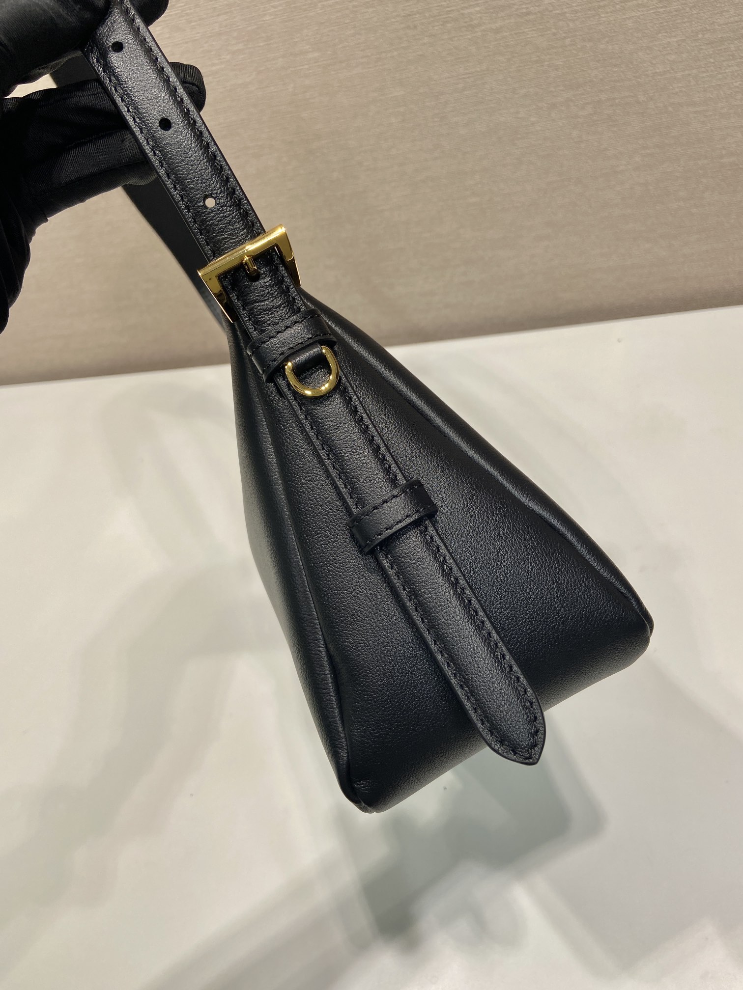 普拉达 PRADA  Aimee  单肩  黑色  皮质 H0-1BC229_2CYS_F0002