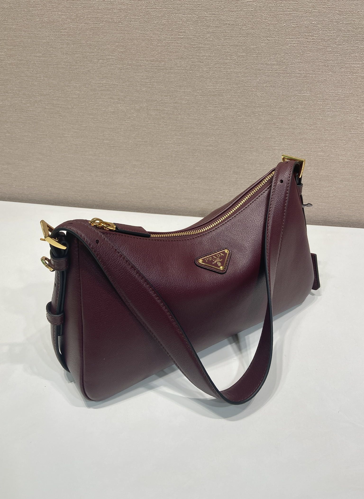 普拉达 PRADA  Aimee  单肩  酒红色  皮质 H0-1BC229_2CYS_F0LV7