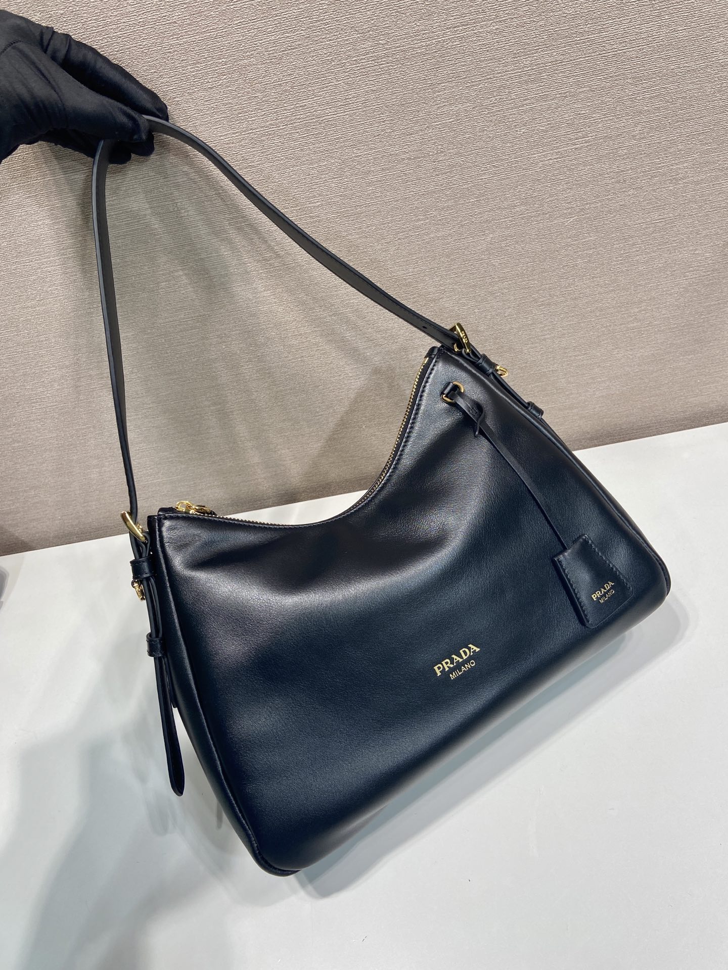 普拉达 PRADA  Aimee  单肩  黑色 皮质 H0-1BC301_2ZRN_F0002