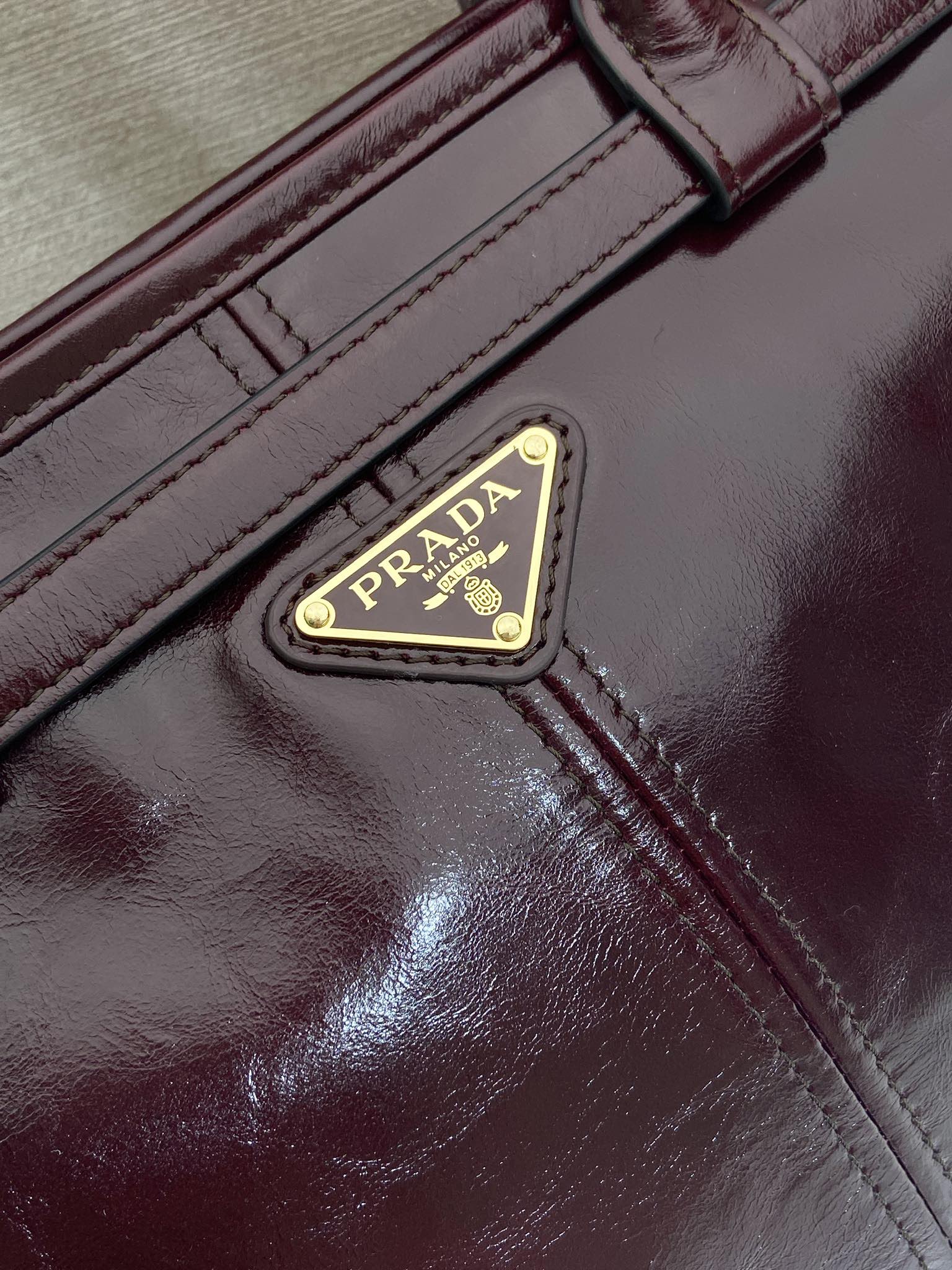 38CM 普拉达 PRADA Bonnie 单肩 斜跨  酒红油蜡 皮质 H0-1BA433_2CYR_F0LV7