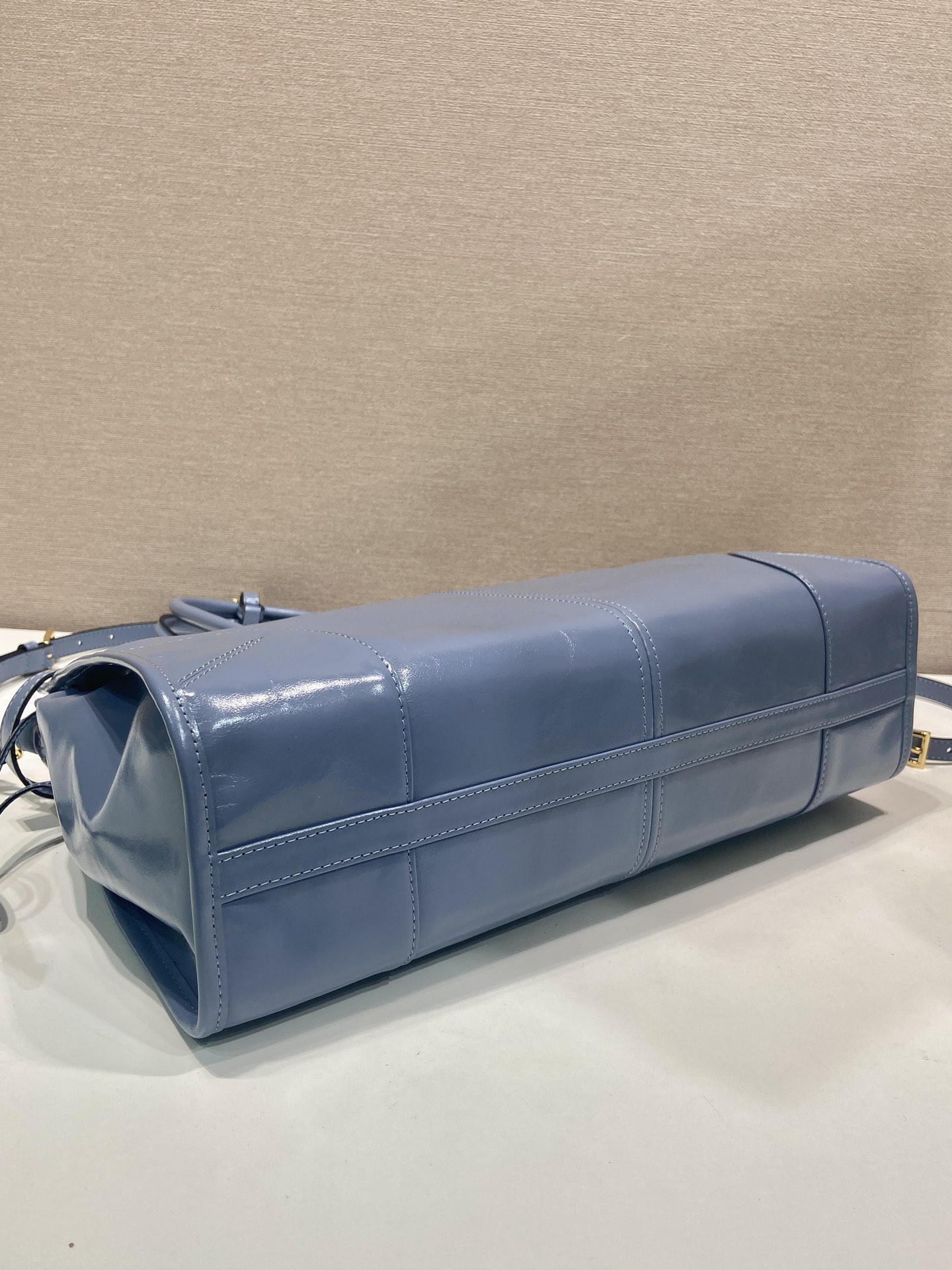 38CM 普拉达 PRADA Bonnie 单肩 斜跨  蓝色油蜡 皮质 H0-1BA433 
