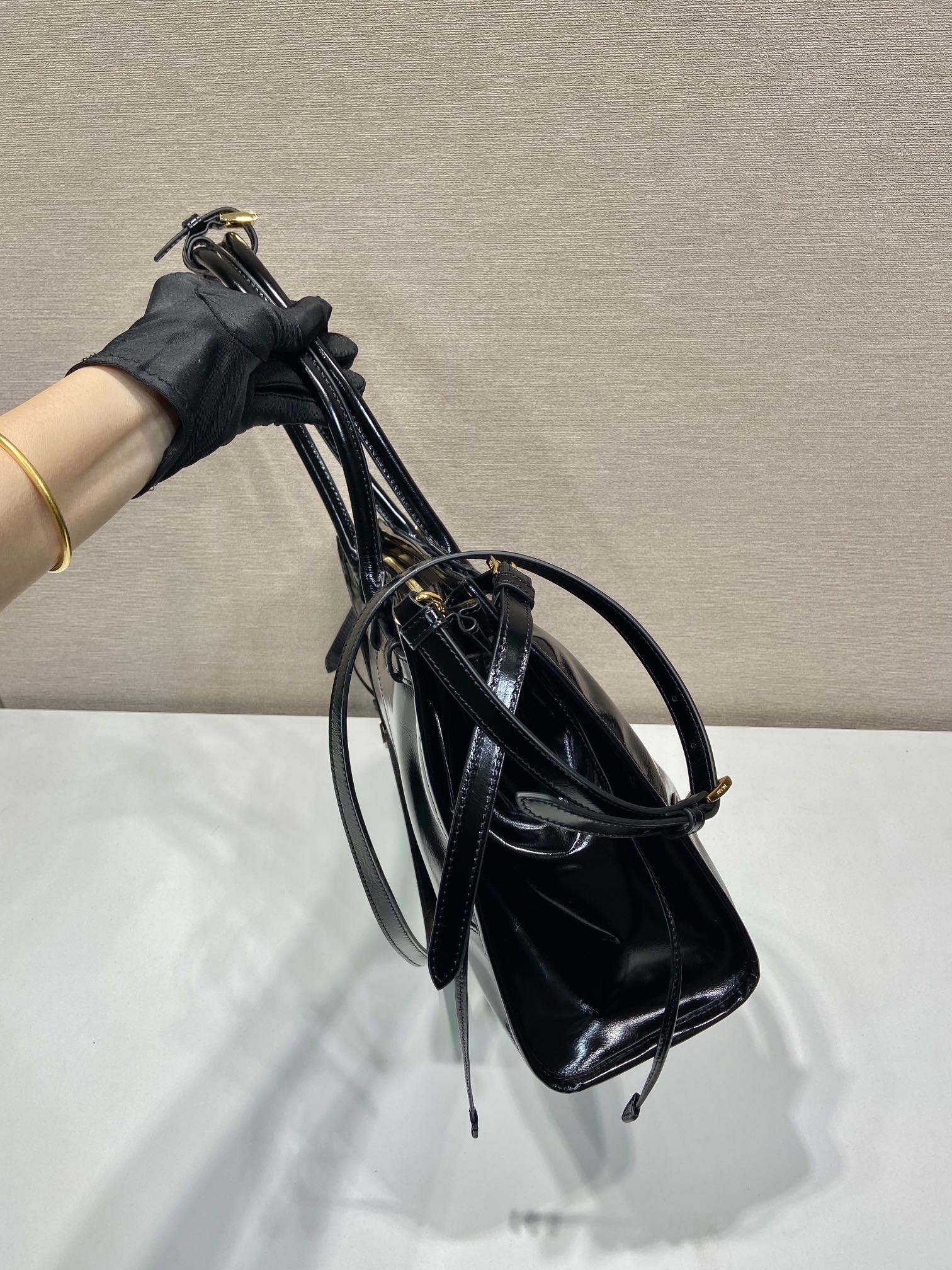 38CM 普拉达 PRADA Bonnie 单肩 斜跨 黑色 皮质  H0-1BA433_2CYR_F0002_V_MOO