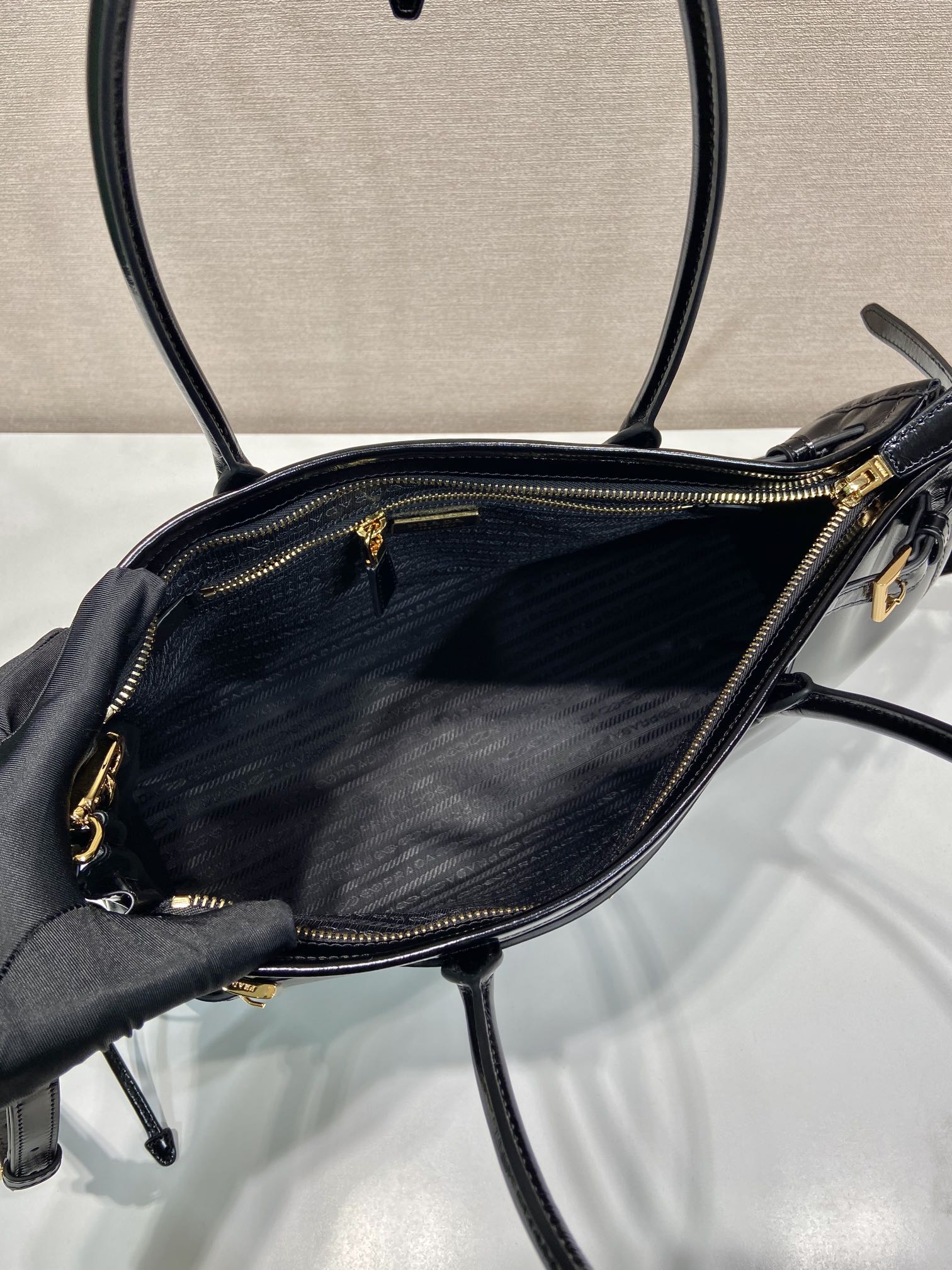 38CM 普拉达 PRADA Bonnie 单肩 斜跨 黑色 皮质  H0-1BA433_2CYR_F0002_V_MOO