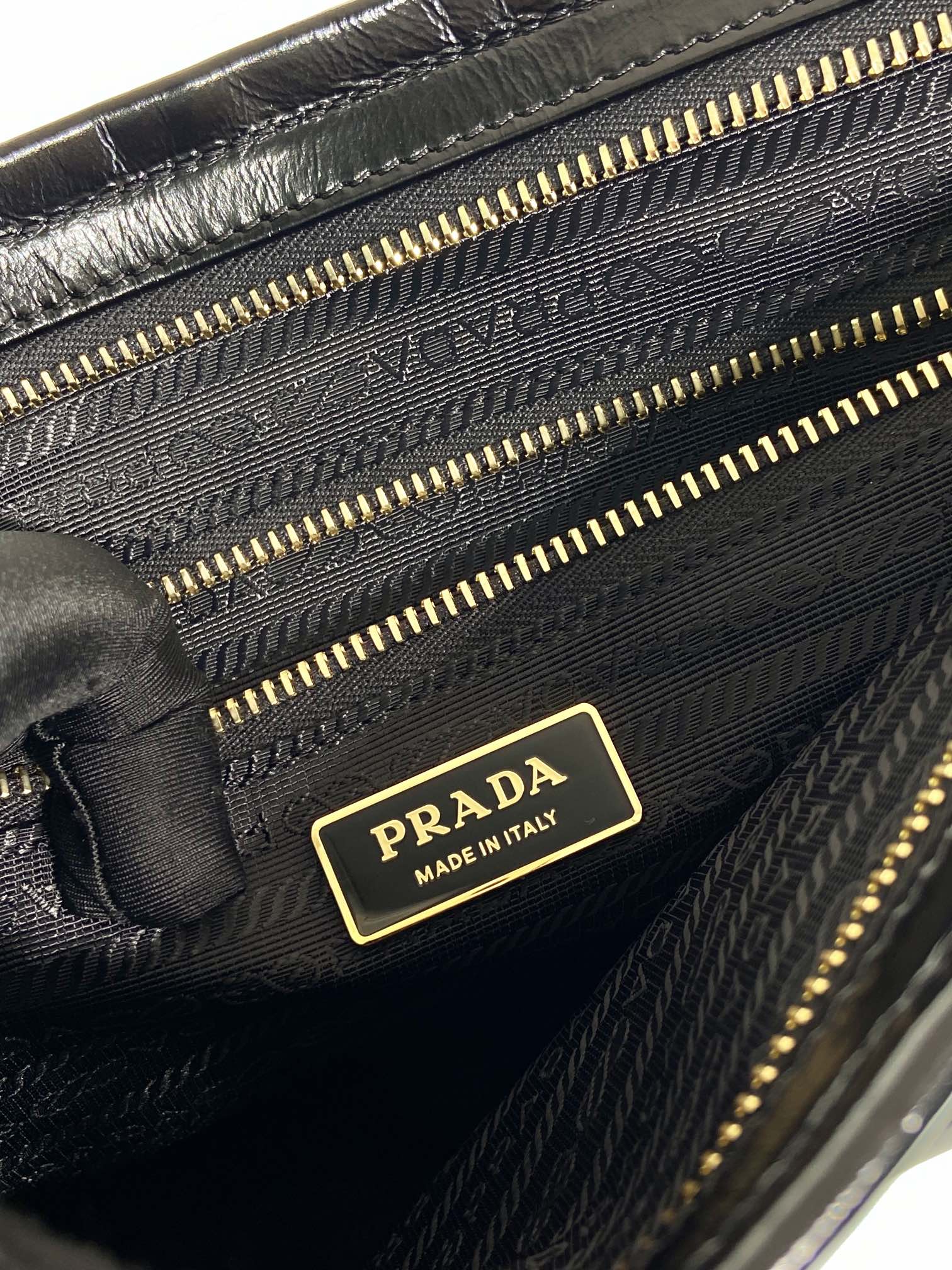 38CM 普拉达 PRADA Bonnie 单肩 斜跨 黑色 皮质  H0-1BA433_2CYR_F0002_V_MOO