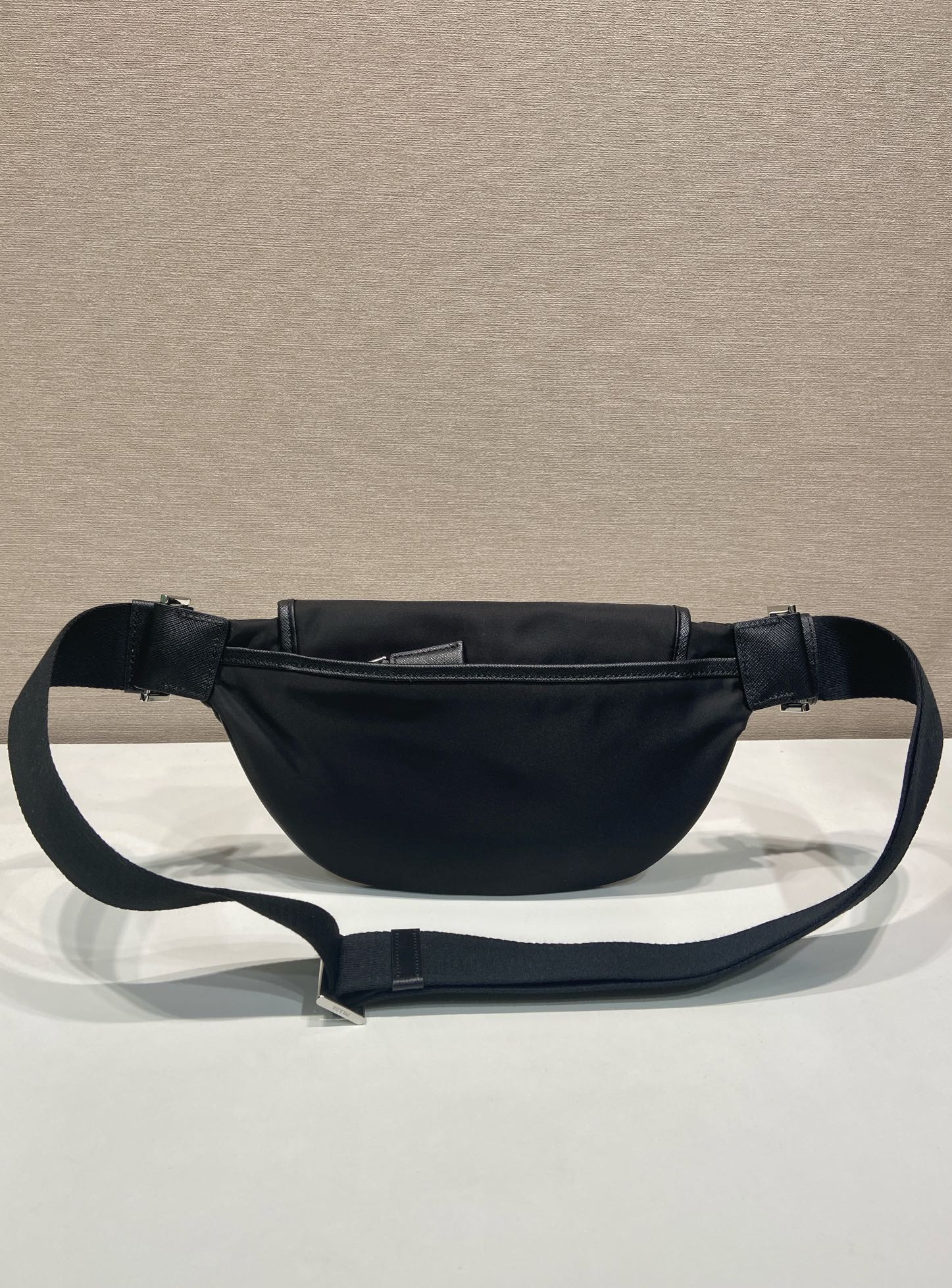  普拉达 PRADA Re-NylonSaffiano 腰包 黑色 尼龙 F0-12VH176_2DMH_F0002_V_OOO