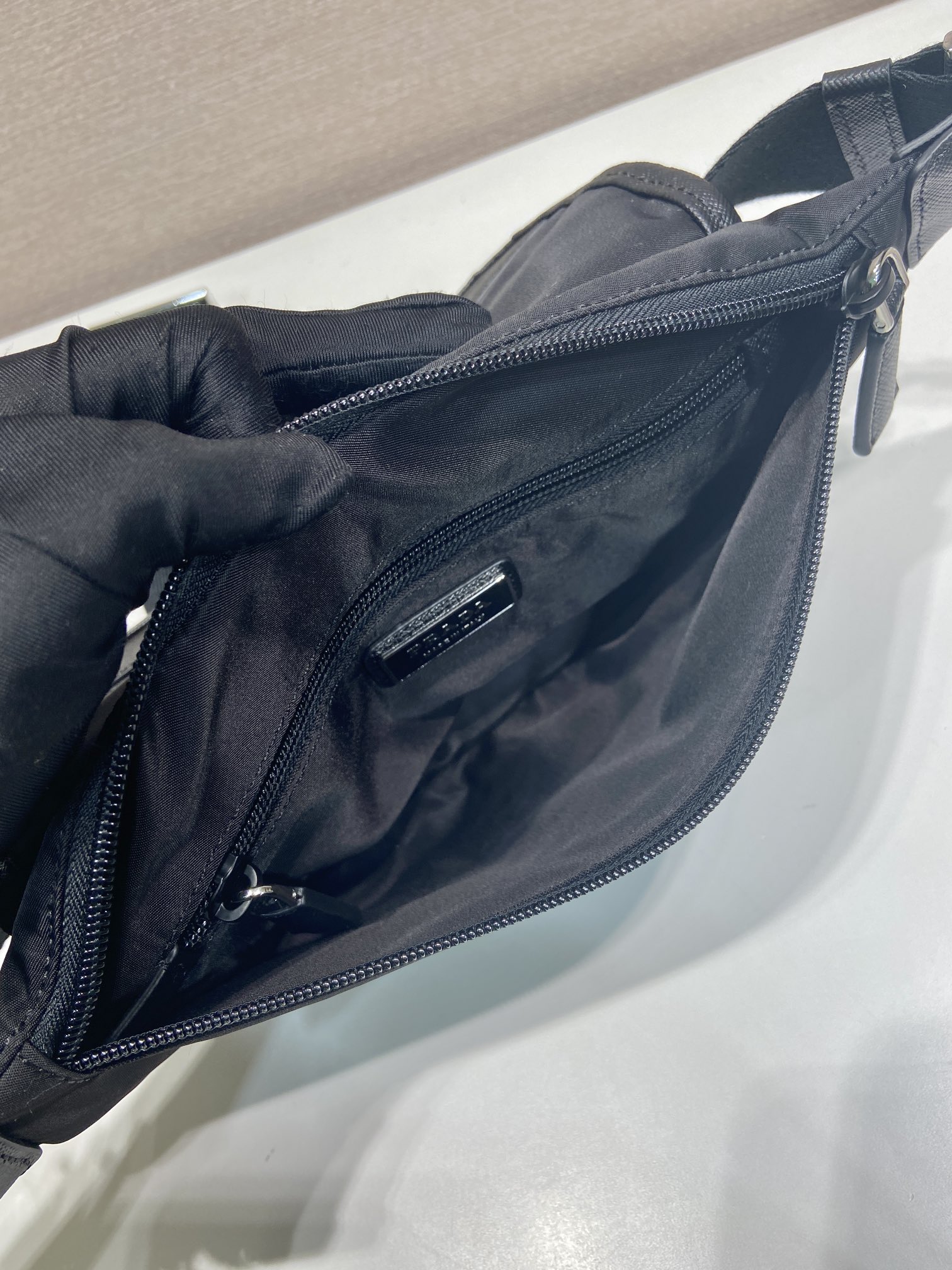  普拉达 PRADA Re-NylonSaffiano 腰包 黑色 尼龙 F0-12VH176_2DMH_F0002_V_OOO