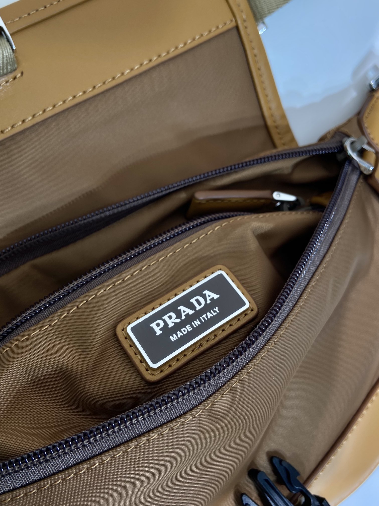 普拉达 PRADA Re-NylonSaffiano 腰包 焦糖色 尼龙 F0-2VH176_2CX2_F0594