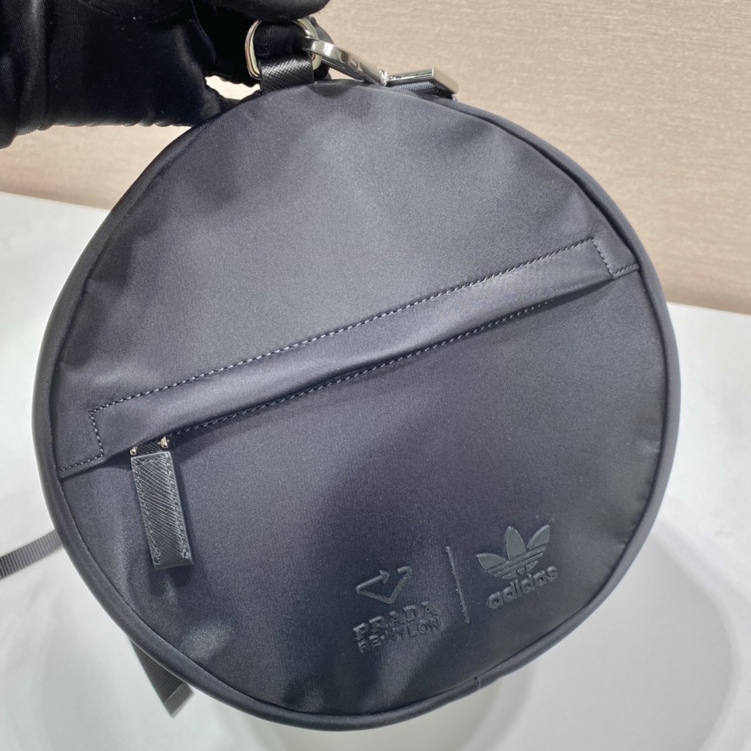 普拉达 PRADA Re-Nylon 旅行包 黑色3白杠尼龙 H0-2VC015_1WQ8_F0002