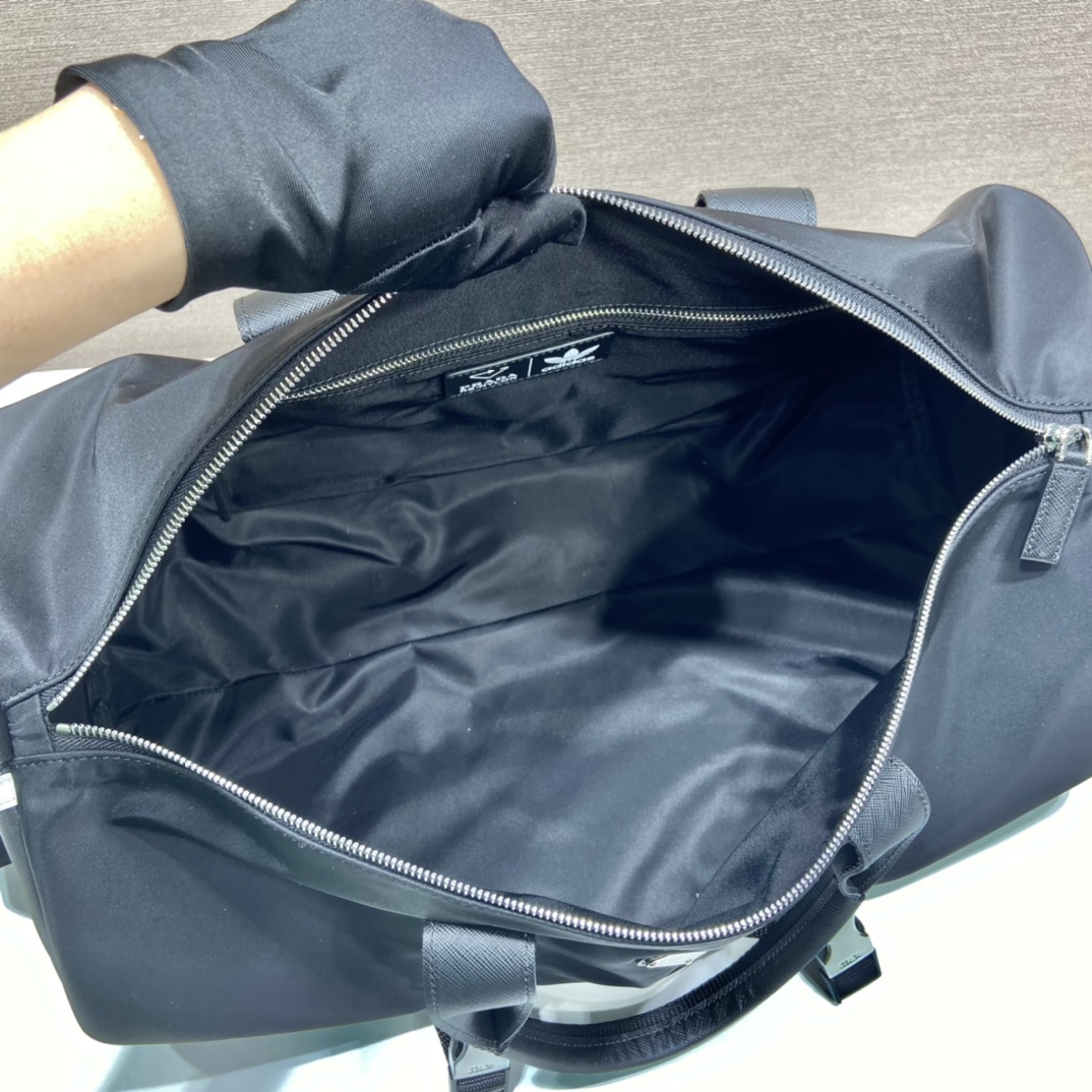 普拉达 PRADA Re-Nylon 旅行包 黑色3白杠尼龙 H0-2VC015_1WQ8_F0002