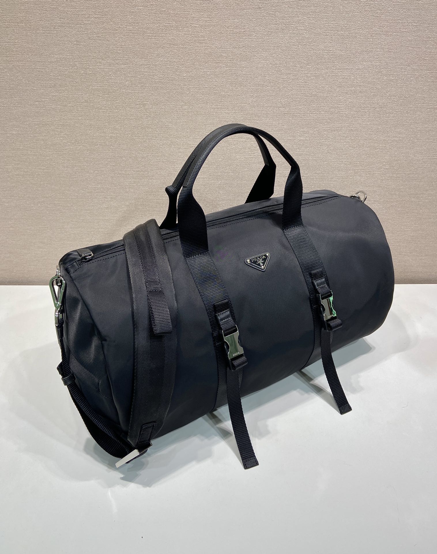 普拉达 PRADA Re-Nylon 旅行包 黑色 尼龙 H0-2VC015_2DMG_F0002_V_MON