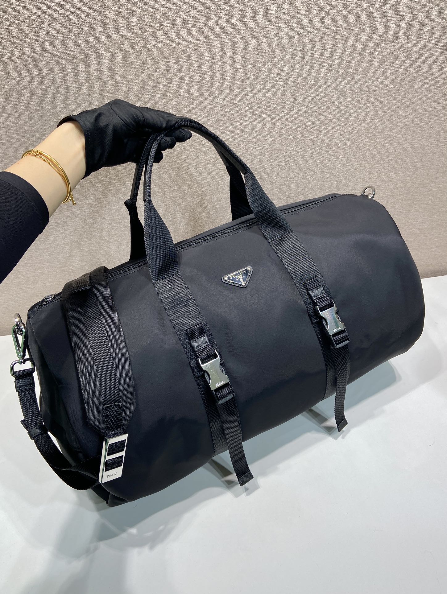普拉达 PRADA Re-Nylon 旅行包 黑色 尼龙 H0-2VC015_2DMG_F0002_V_MON
