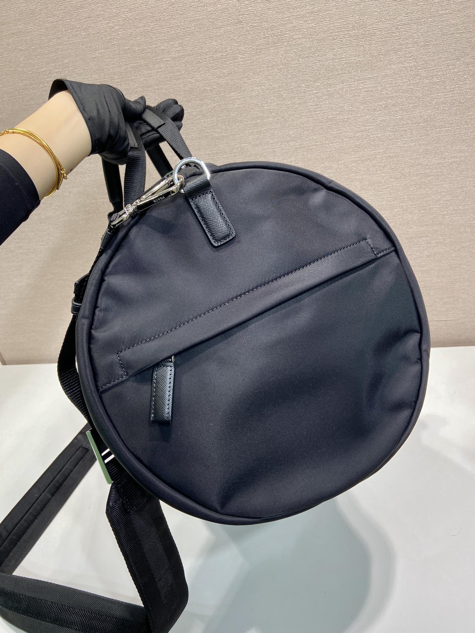 普拉达 PRADA Re-Nylon 旅行包 黑色 尼龙 H0-2VC015_2DMG_F0002_V_MON