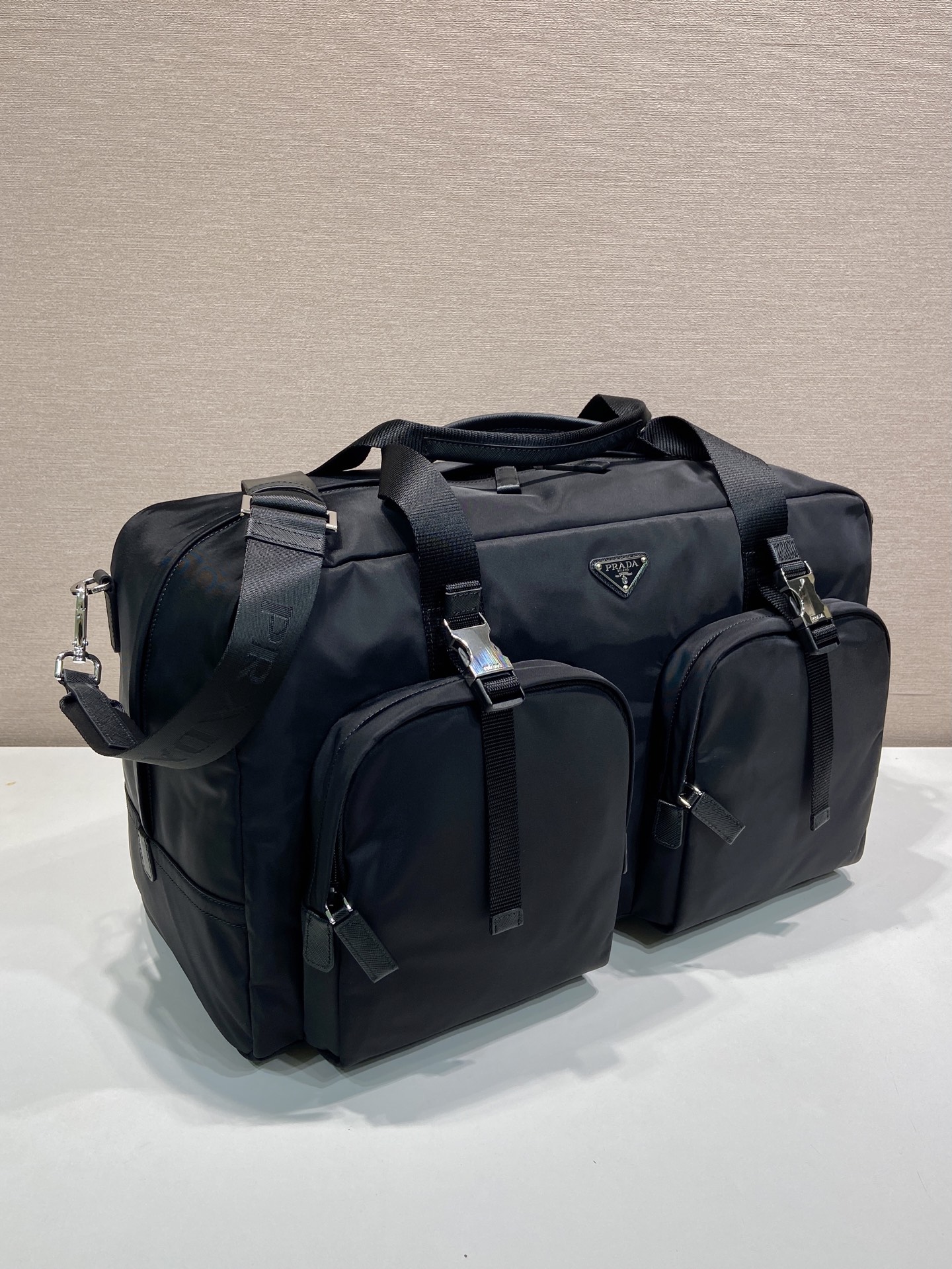 普拉达 PRADA Re-Nylon 旅行包 黑色 H0-2VC006_2DMG_F0002_V_OOM