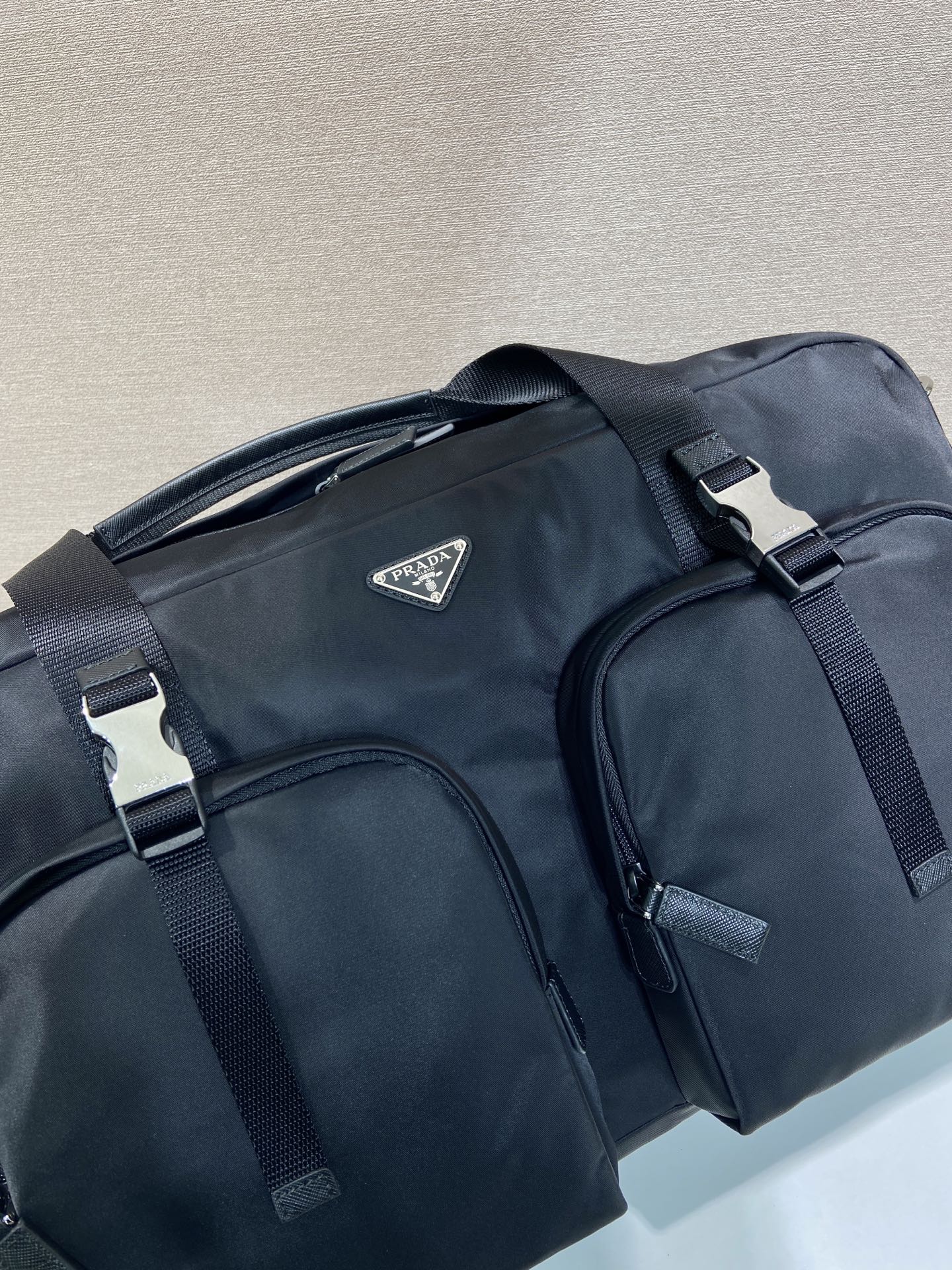 普拉达 PRADA Re-Nylon 旅行包 黑色 H0-2VC006_2DMG_F0002_V_OOM