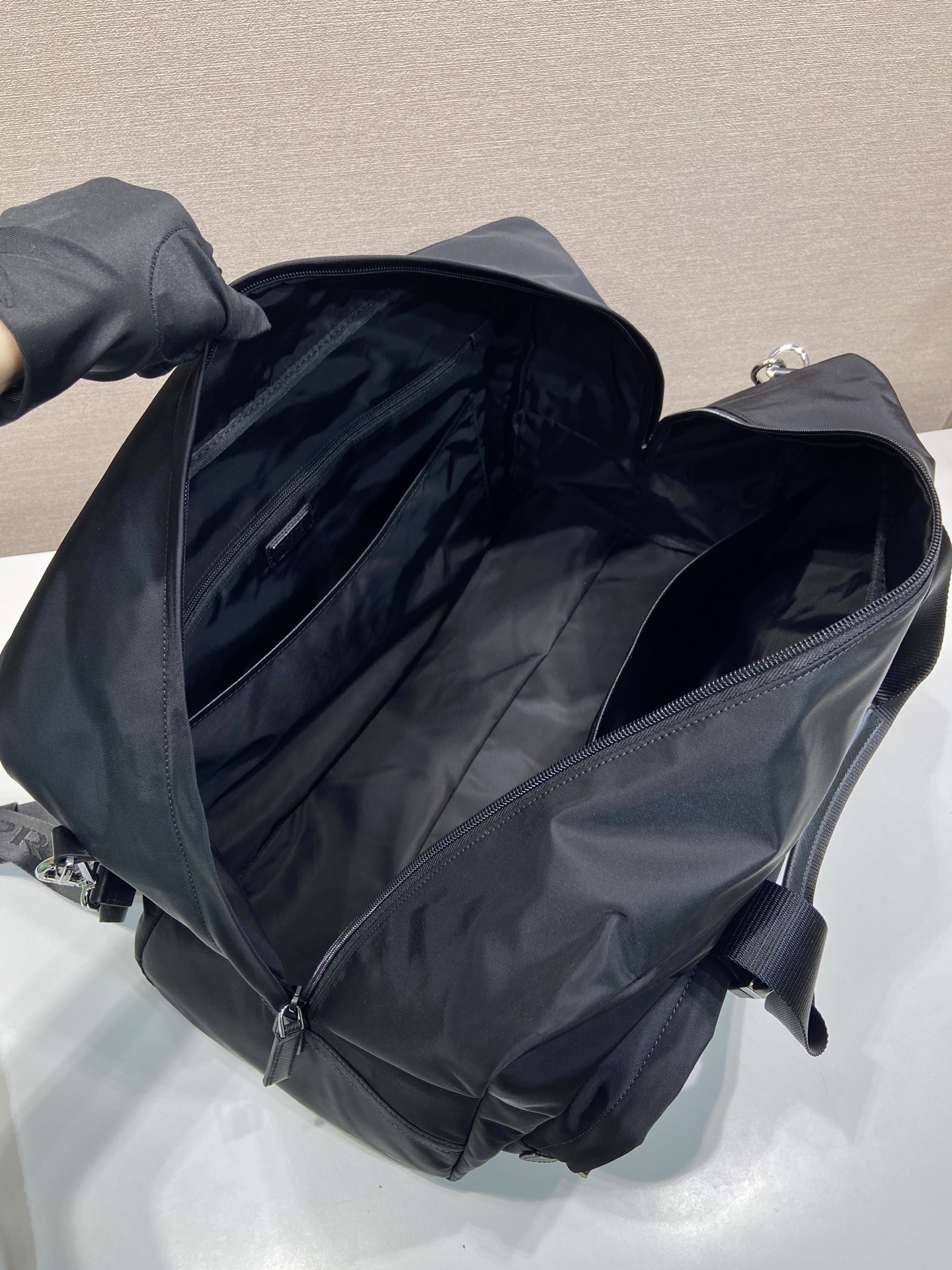 普拉达 PRADA Re-Nylon 旅行包 黑色 H0-2VC006_2DMG_F0002_V_OOM