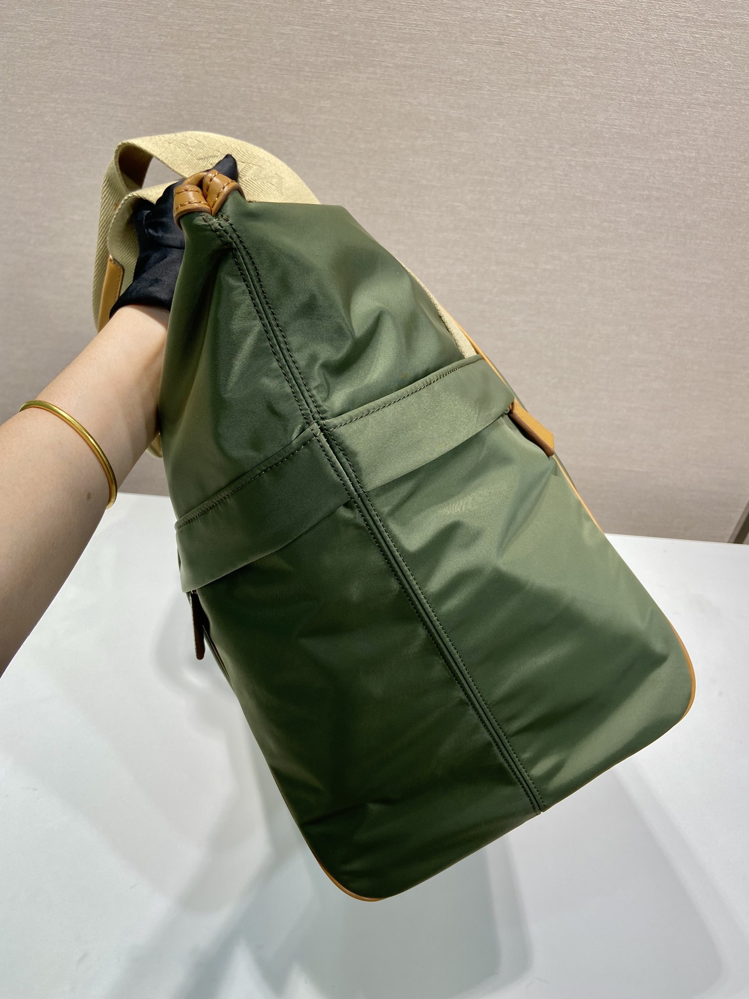 普拉达 PRADA Re-Nylon 手提旅行包 绿色 尼龙 H0-2VC040_2CX2_F03UQ