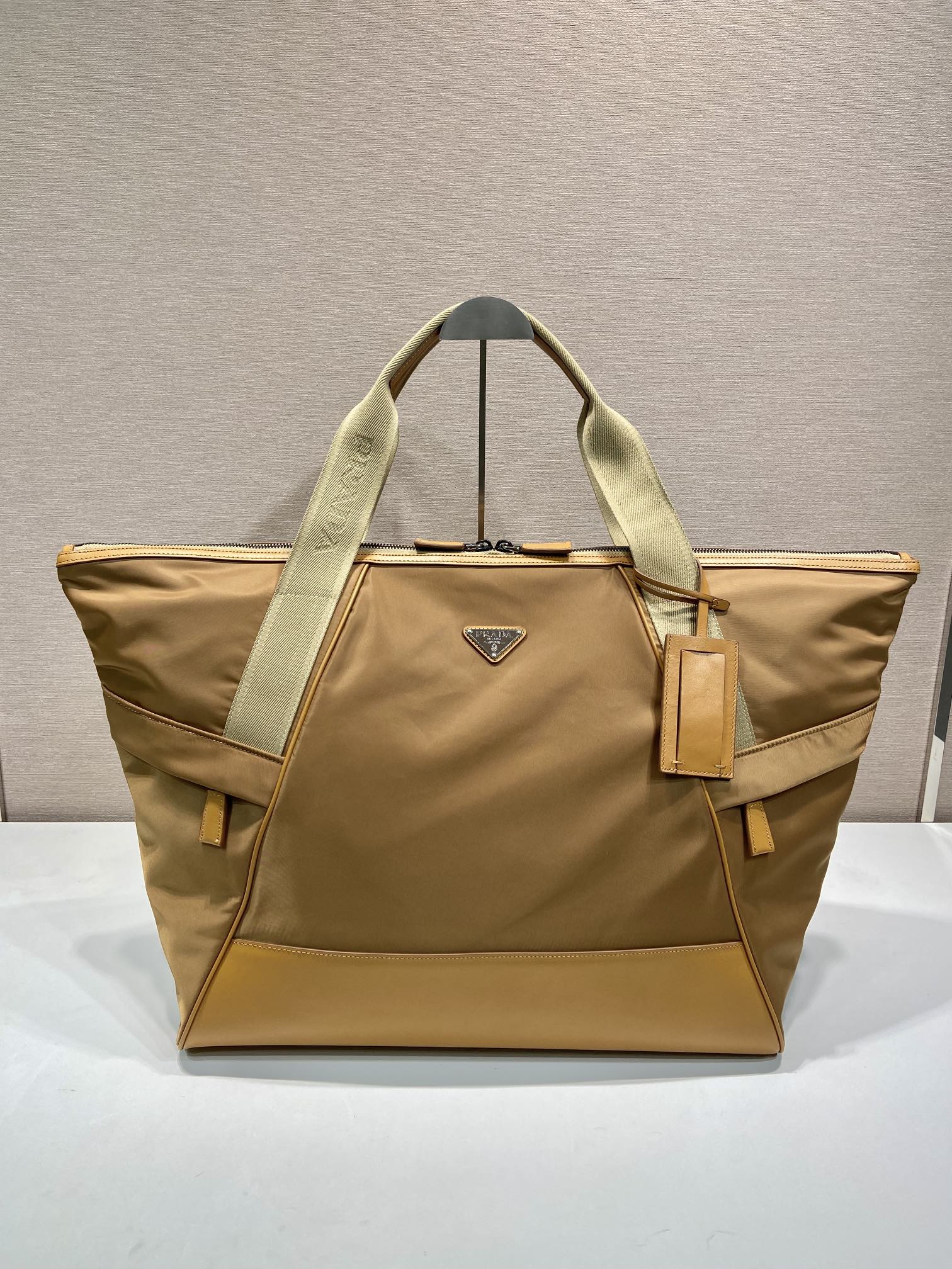 普拉达 PRADA Re-Nylon 手提旅行包 软木米色 尼龙 H0-2VC040_2CX2_F0594
