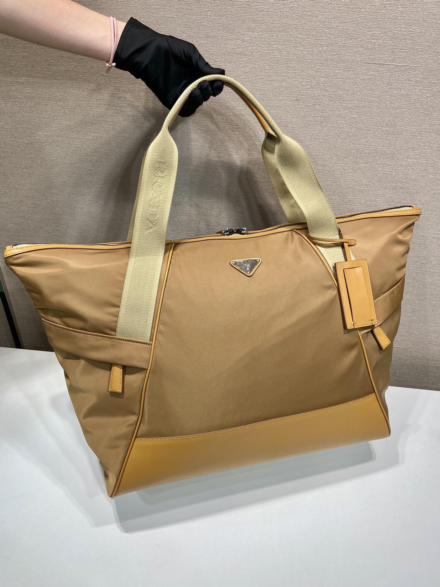 普拉达 PRADA Re-Nylon 手提旅行包 软木米色 尼龙 H0-2VC040_2CX2_F0594