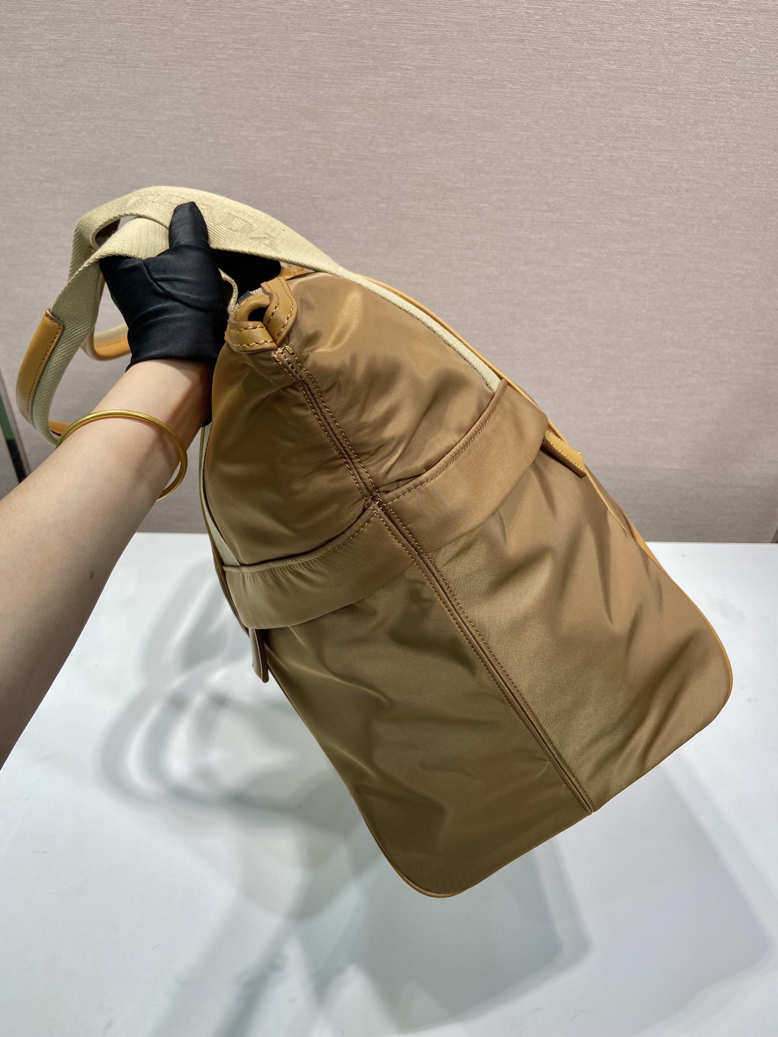 普拉达 PRADA Re-Nylon 手提旅行包 软木米色 尼龙 H0-2VC040_2CX2_F0594