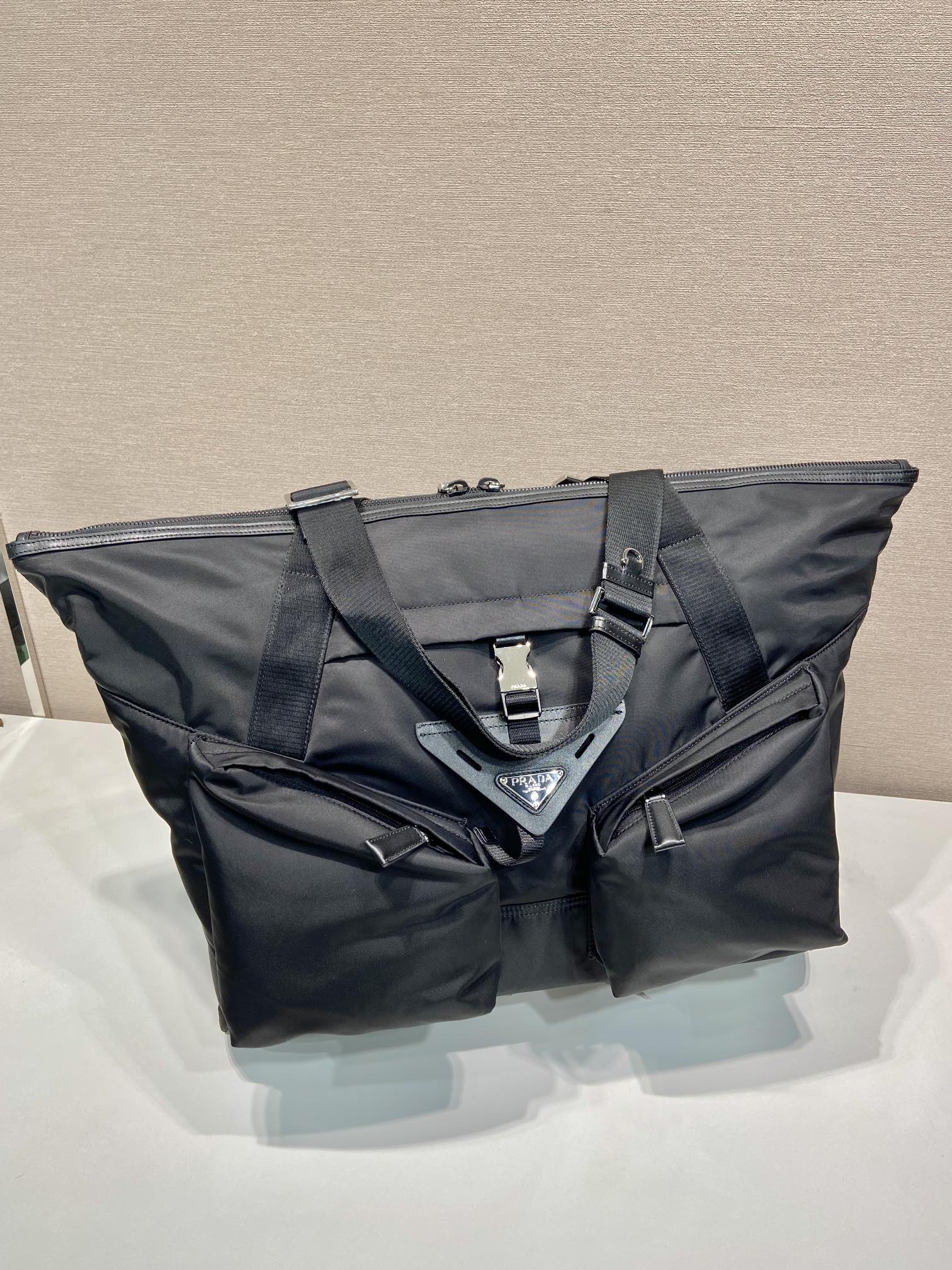 普拉达 PRADA Re-Nylon 手提旅行包 黑色 尼龙 H0-2VC040_2DW3_F0002