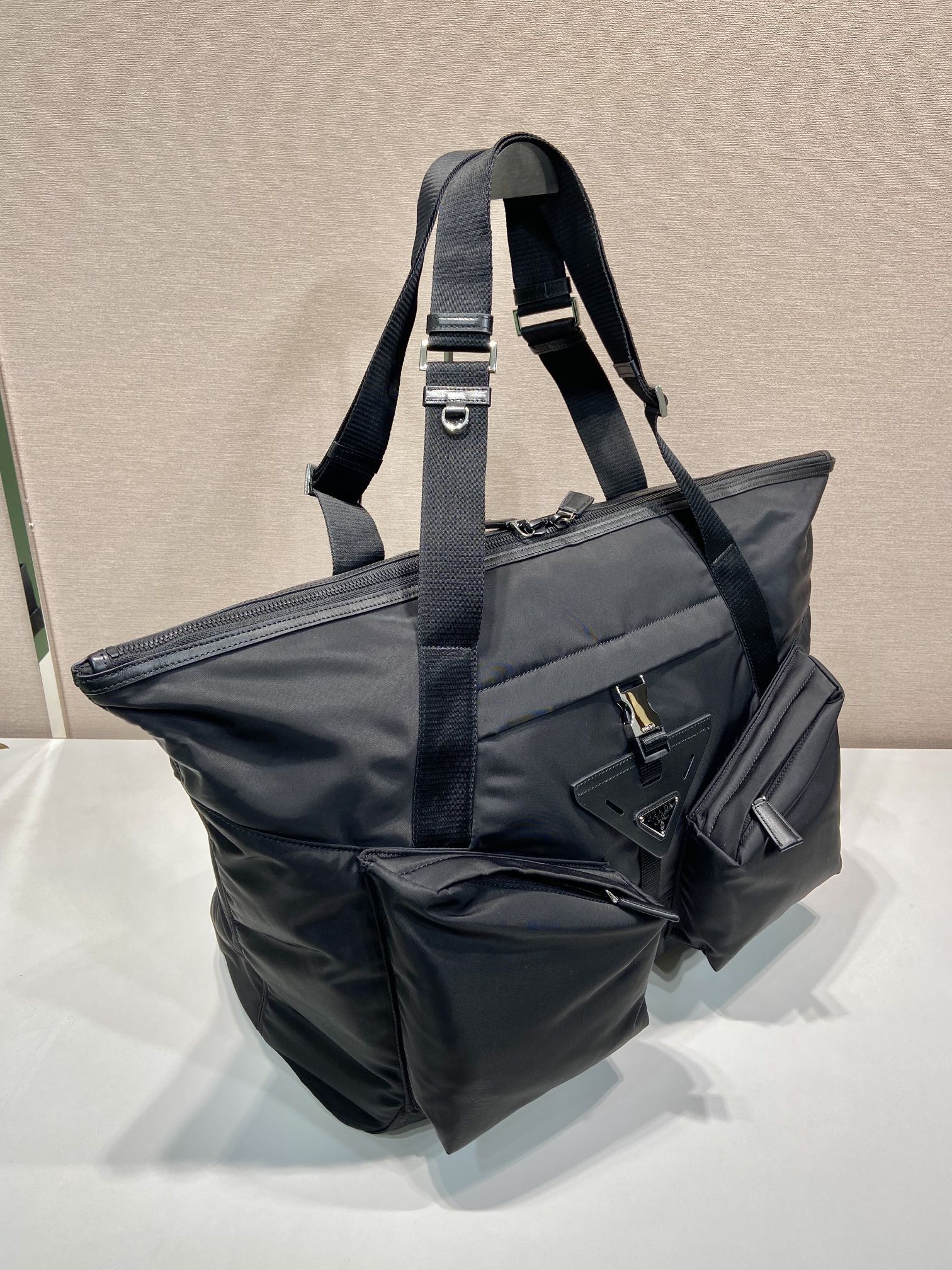 普拉达 PRADA Re-Nylon 手提旅行包 黑色 尼龙 H0-2VC040_2DW3_F0002
