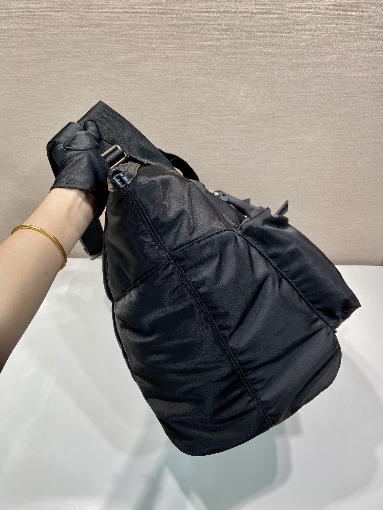 普拉达 PRADA Re-Nylon 手提旅行包 黑色 尼龙 H0-2VC040_2DW3_F0002