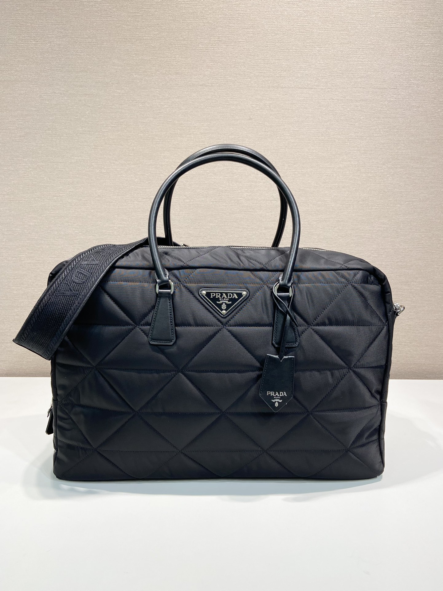普拉达 PRADA Re-Nylon 手提旅行包 黑色 尼龙 H0-2VA009_2DGW_F0002_V_OOO