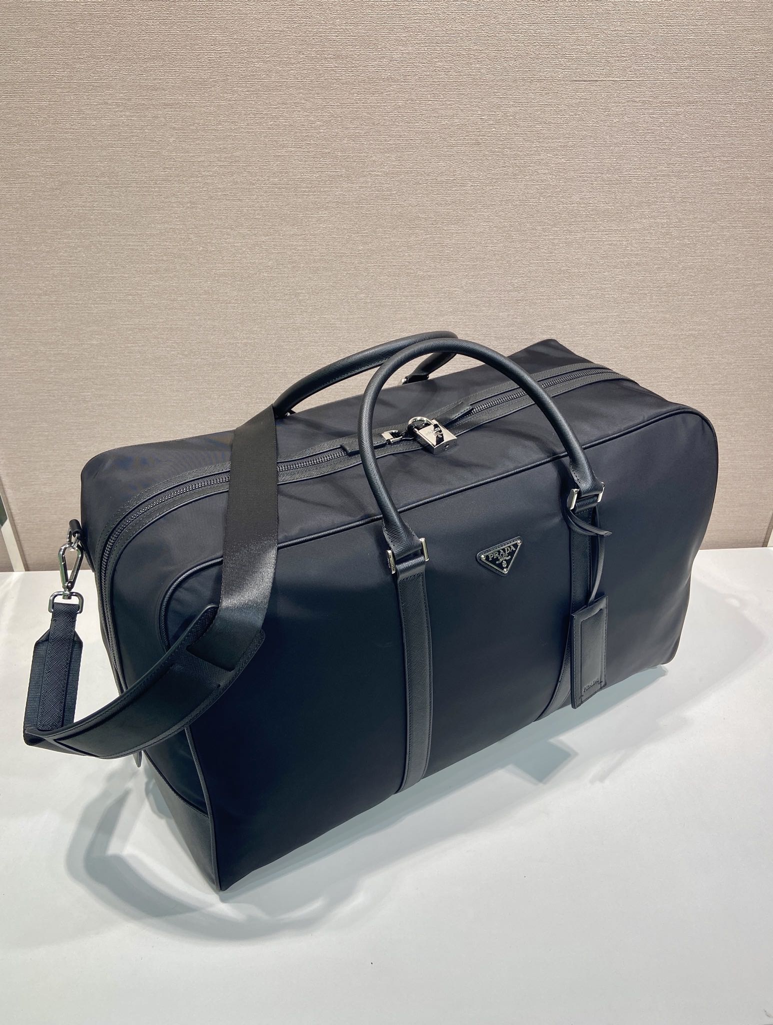 普拉达 PRADA Re-Nylon 手提旅行包 黑色 尼龙 H0-2VC013_2DMH_F0002