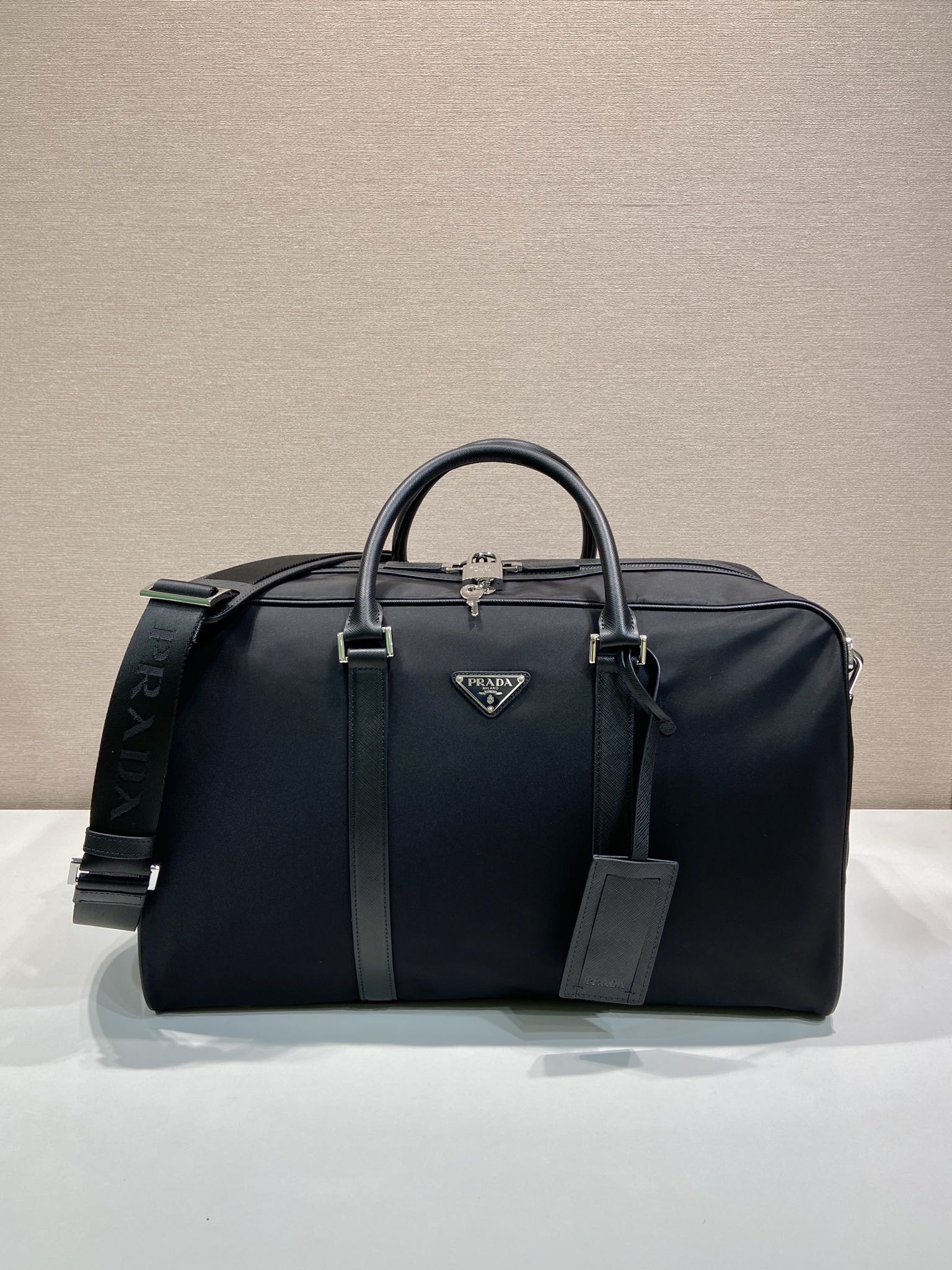45CM 普拉达 PRADA Re-Nylon 手提旅行包 黑色 尼龙 H0-2VC014_2DMH_F0002_V_XOO