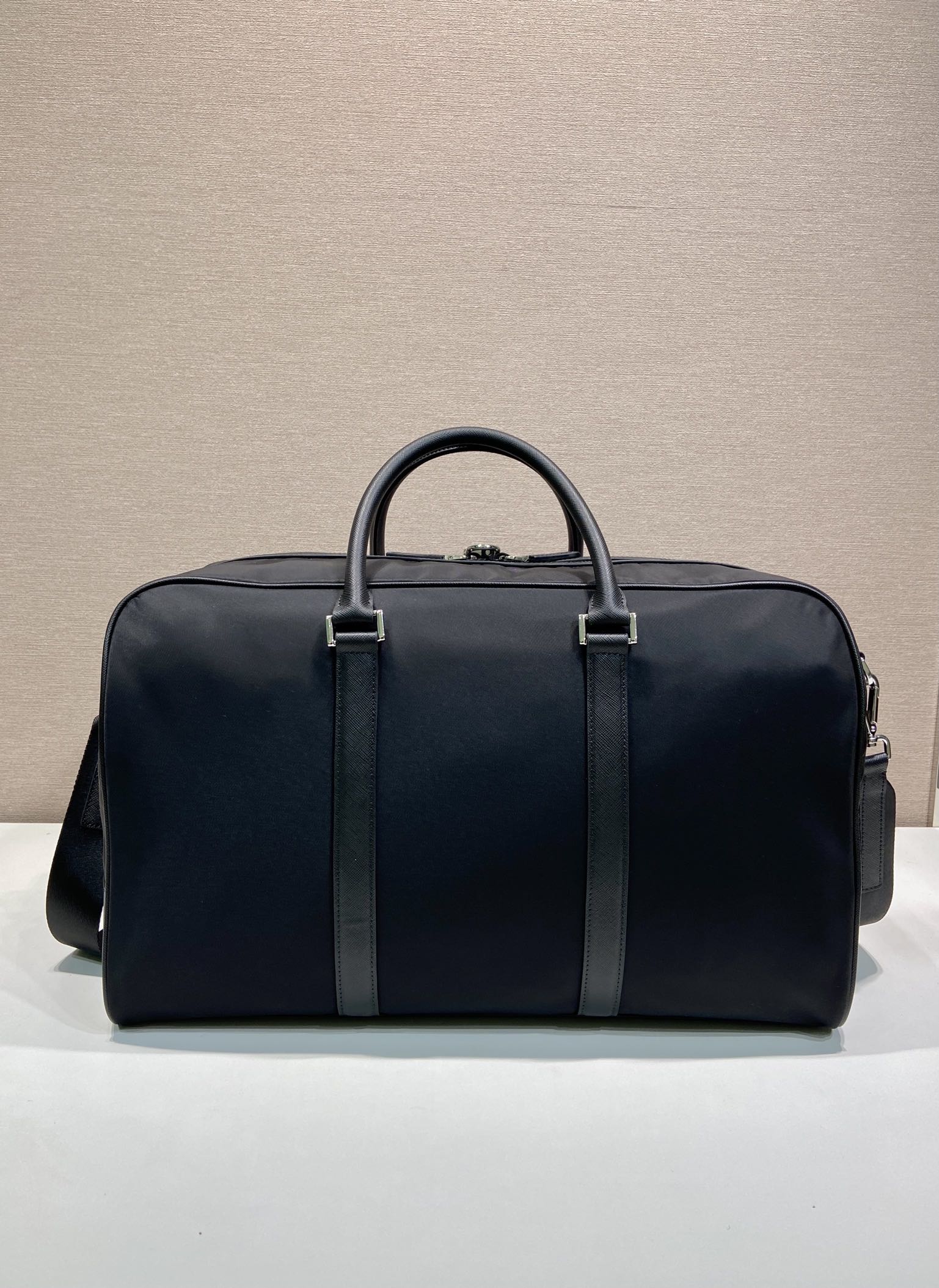 45CM 普拉达 PRADA Re-Nylon 手提旅行包 黑色 尼龙 H0-2VC014_2DMH_F0002_V_XOO
