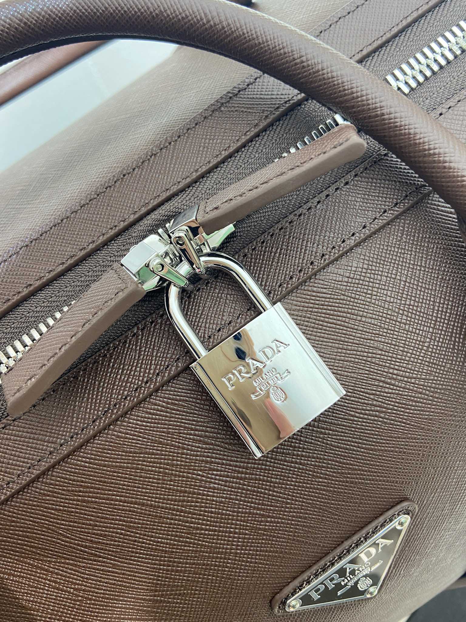 50CM 普拉达 PRADA Saffiano 手提旅行包 酒红色 皮质  H0-2VC018-9Z2F-0LV7