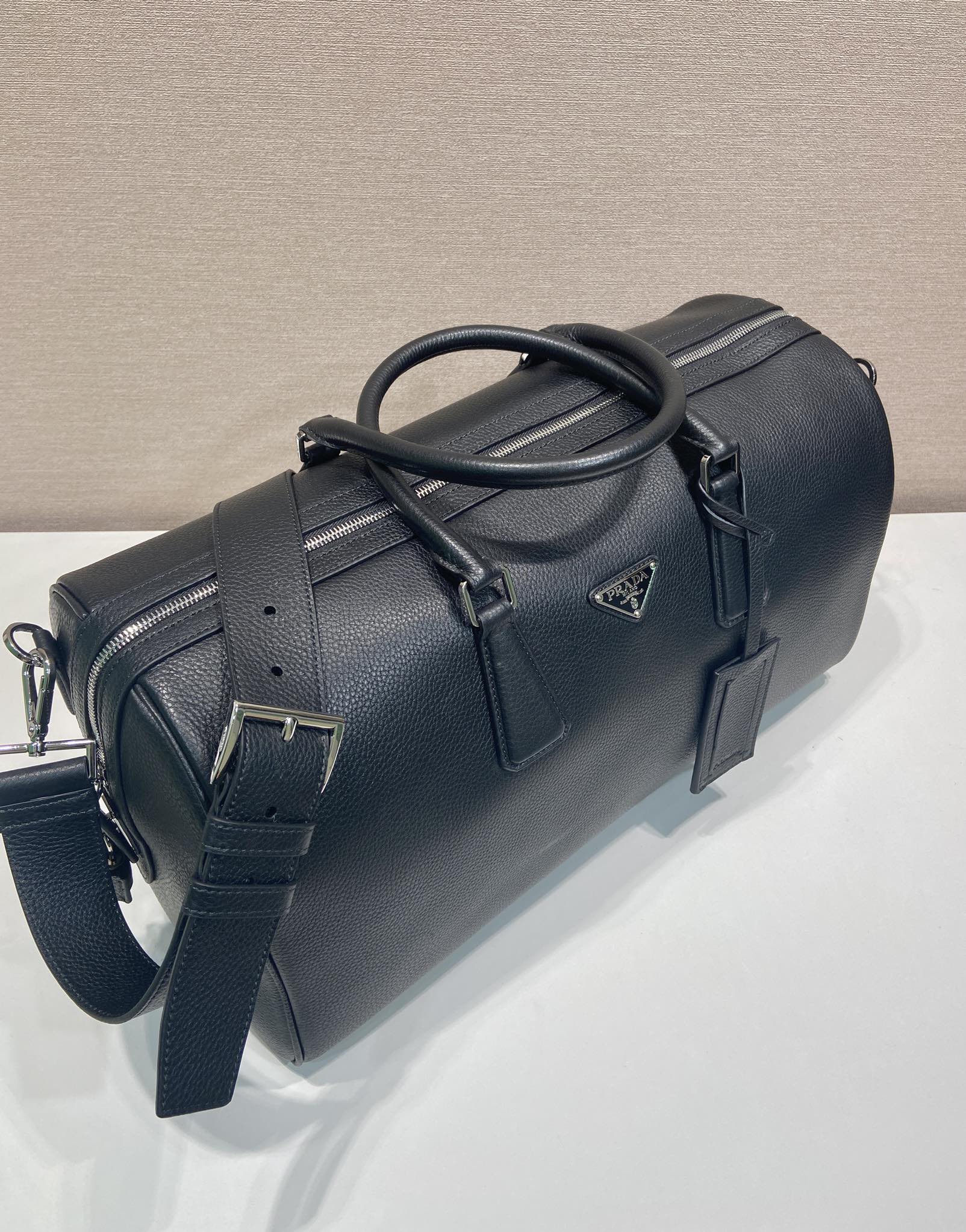 50CM 普拉达 PRADA Saffiano 手提旅行包 黑色 荔枝皮质  J0-2VC048 
