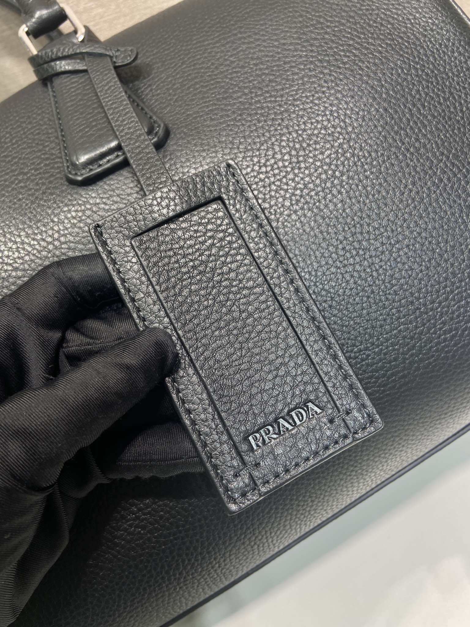 50CM 普拉达 PRADA Saffiano 手提旅行包 黑色 荔枝皮质  J0-2VC048 