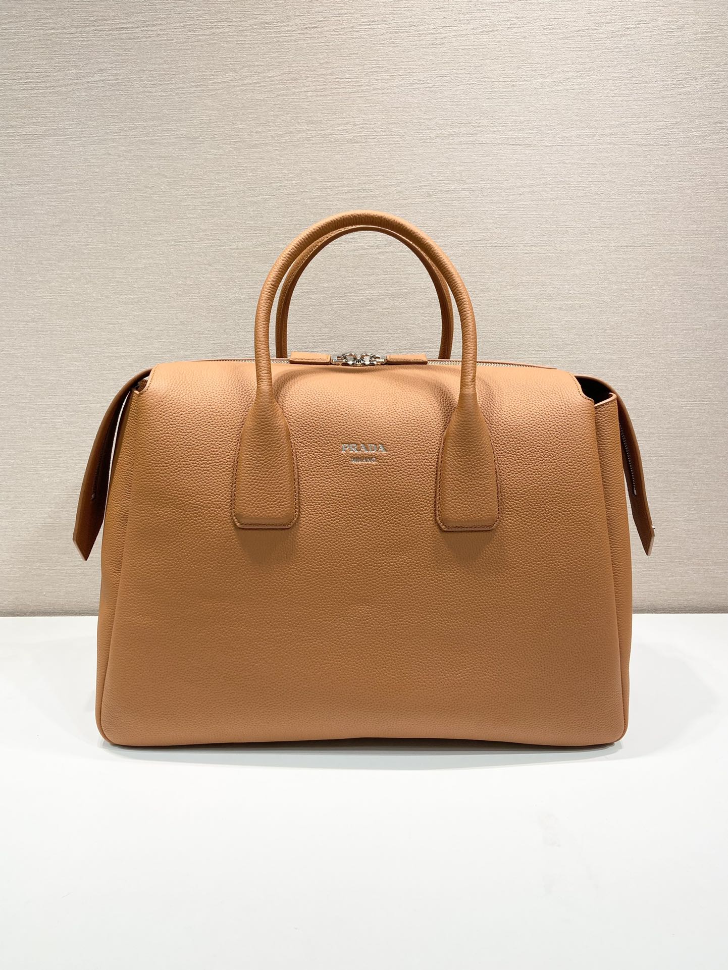 51CM 普拉达 PRADA 手提旅行包 焦糖色 荔枝皮质  J0-2VC035_2BBE_F098L_V_OOO