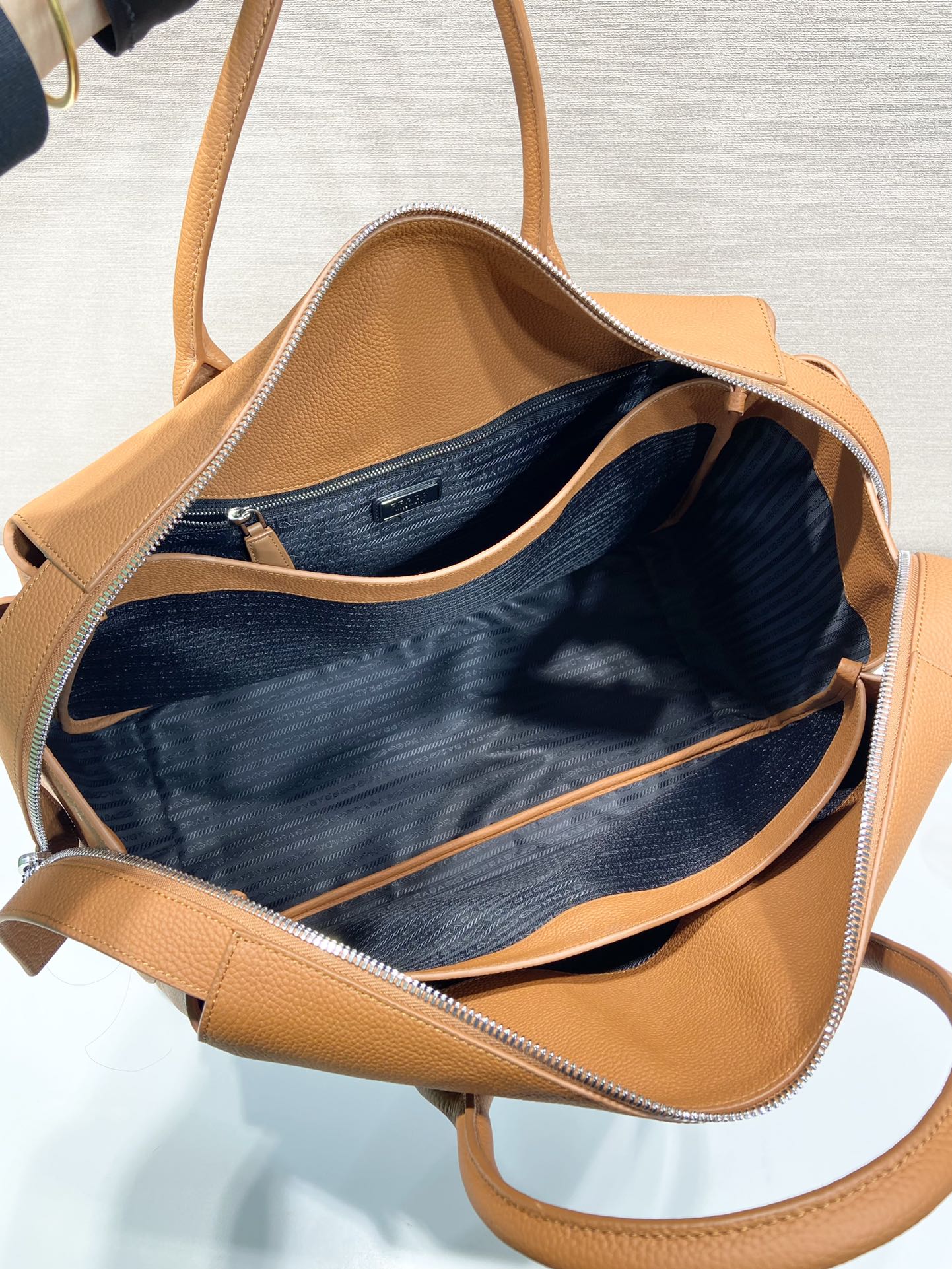 51CM 普拉达 PRADA 手提旅行包 焦糖色 荔枝皮质  J0-2VC035_2BBE_F098L_V_OOO