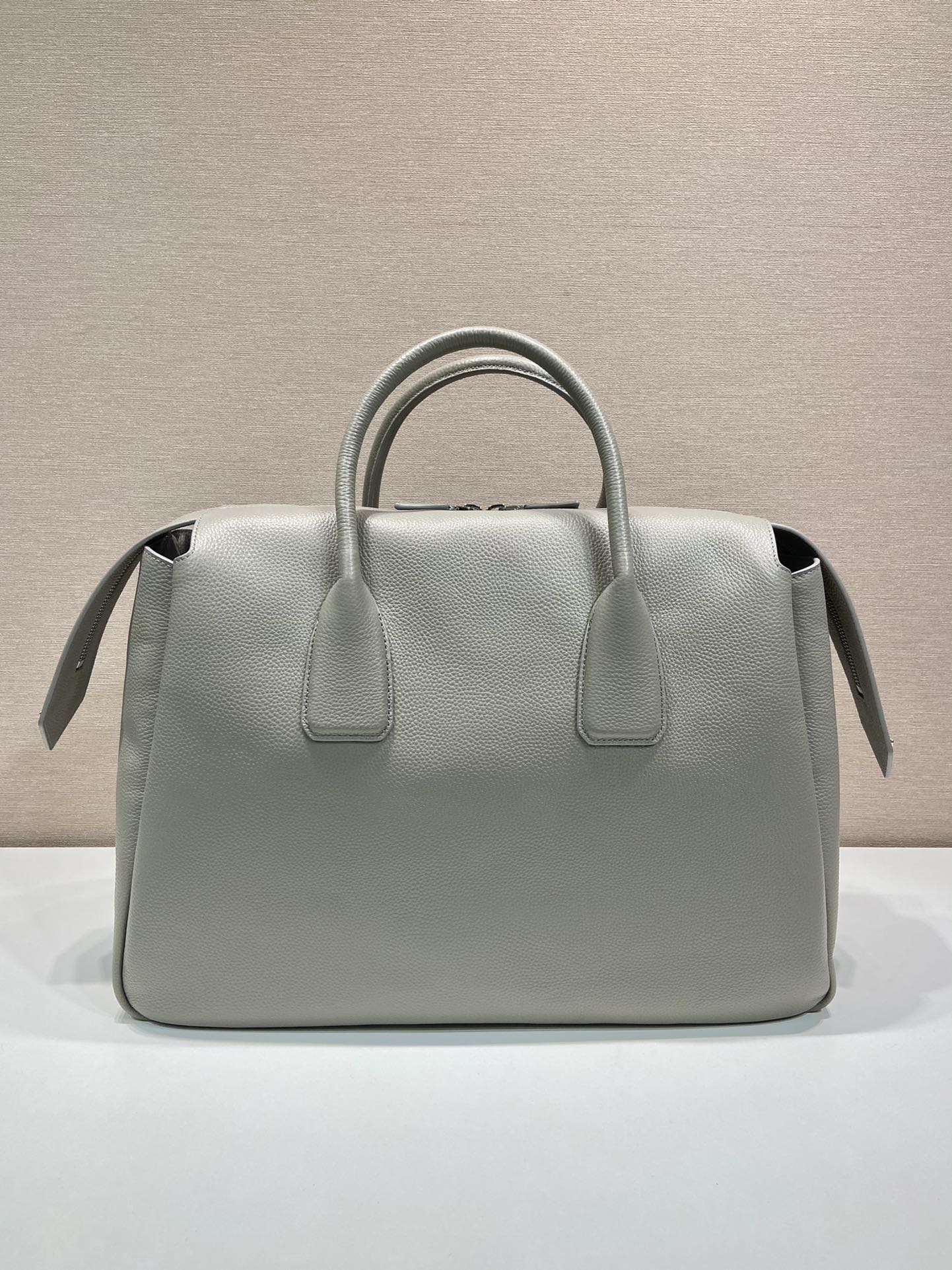 51CM 普拉达 PRADA 手提旅行包 灰色 荔枝皮质  J0-2VC035_2BBE_F0K44_V_OOO
